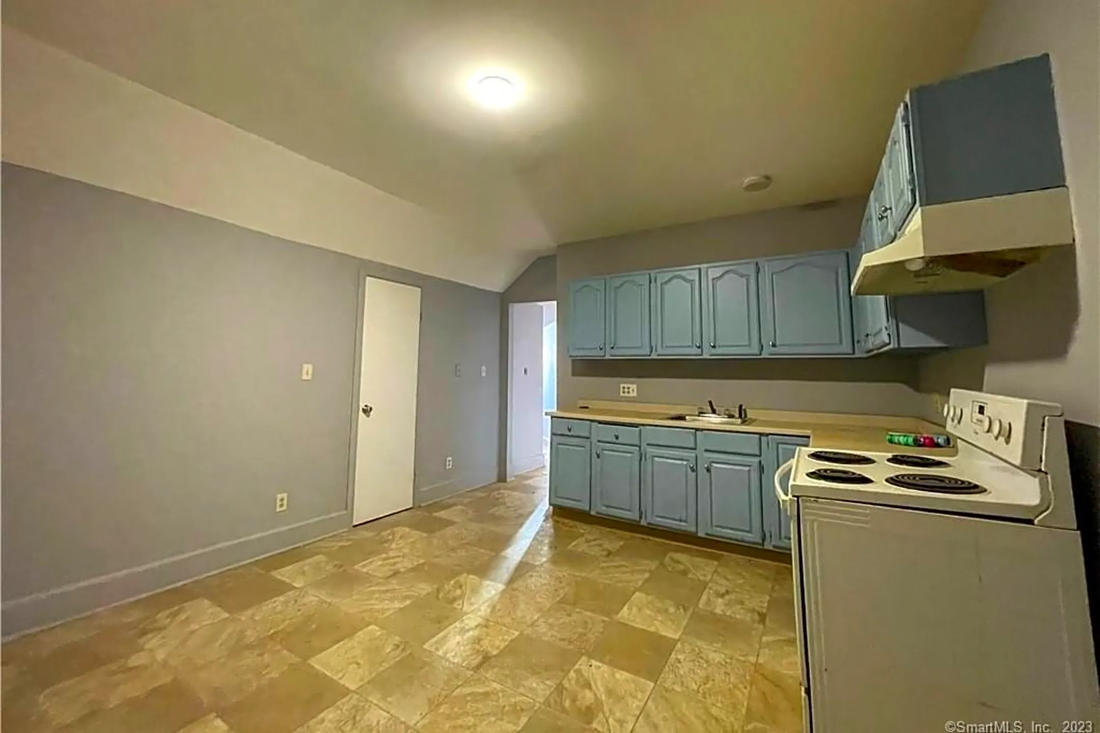 26 Woodlawn Terrace 3 Houses Waterbury, CT 06710