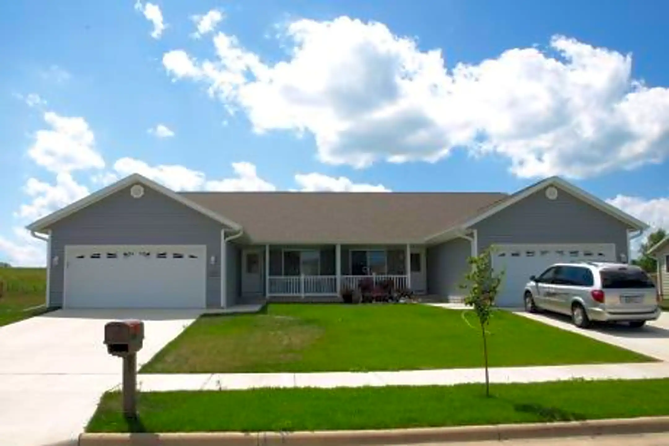 Crooked Avenue Homes 18041938 Crooked Avenue Holmen, WI Condos for