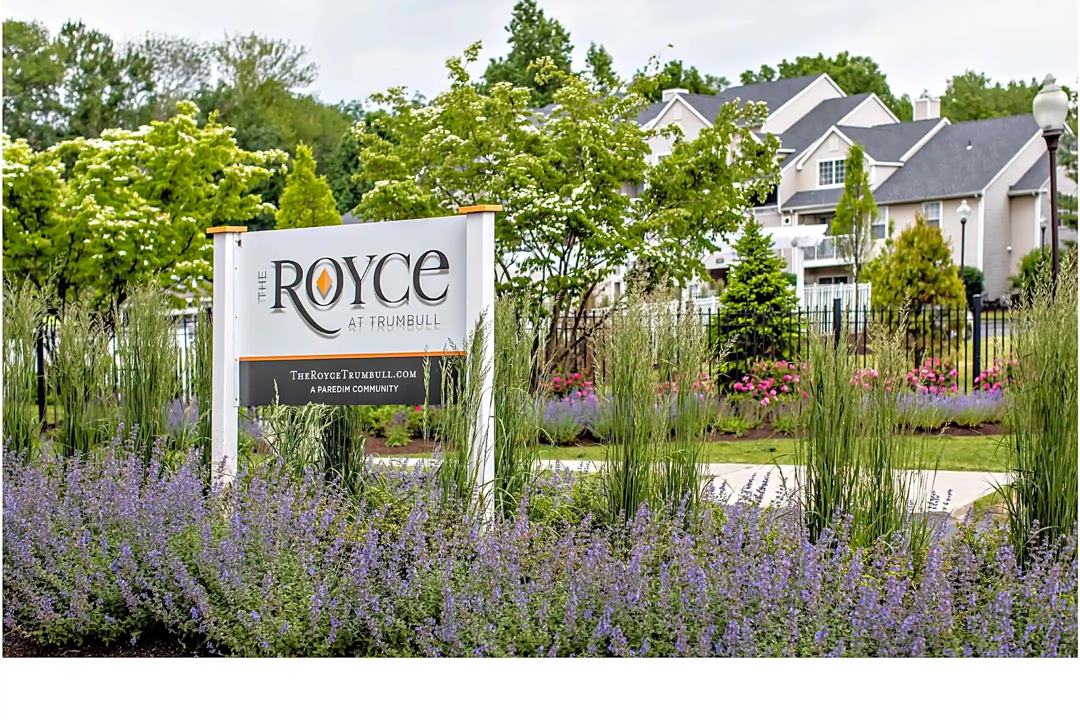 The Royce at Trumbull 100 Avalon Gates Trumbull, CT Apartments for