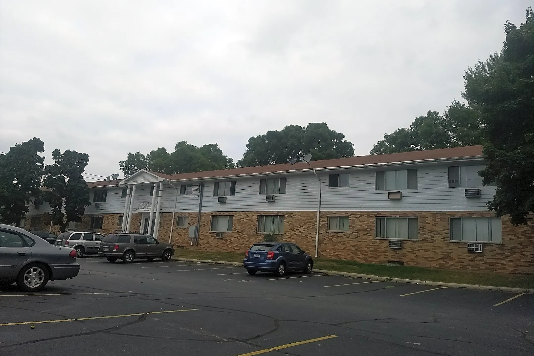 Colonial Court Apartments (AG Duplicate) - 125 S Platten St | Green Bay ...