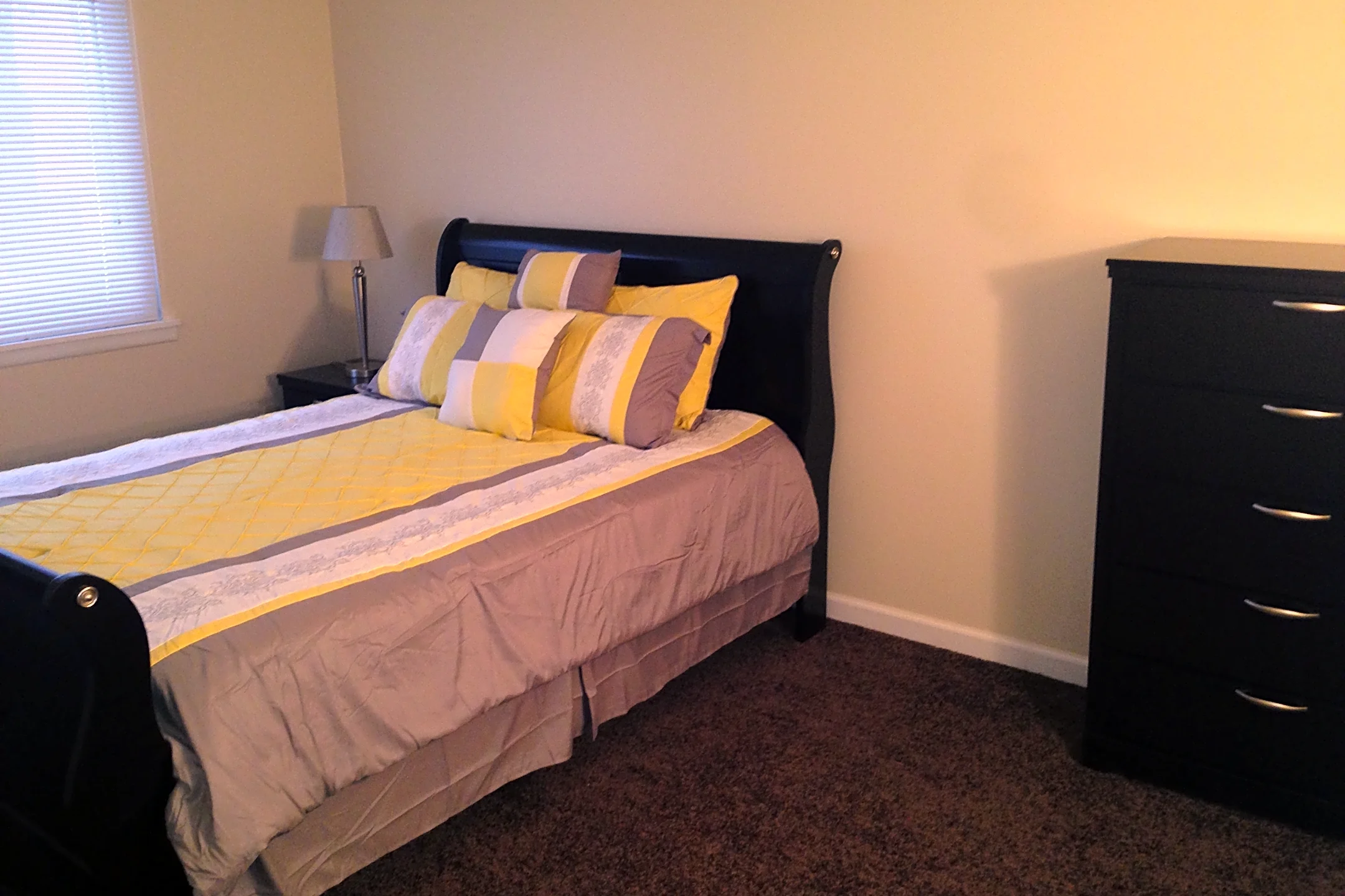 The Meadows Patio ApartmentsHEAT INCLUDED! 5691 Chevrolet Blvd