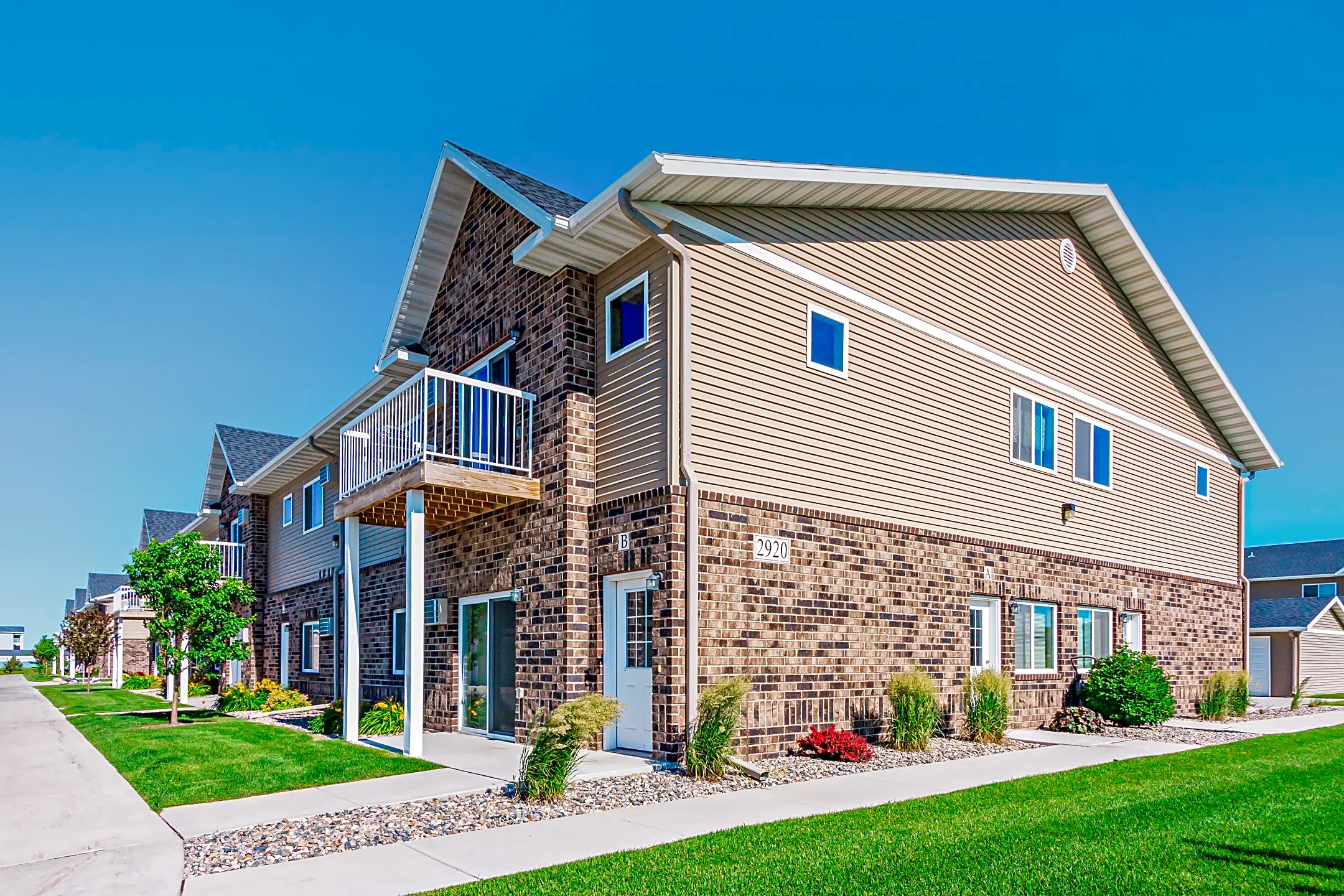 Building - Tuscany Villa Townhomes - West Fargo, ND