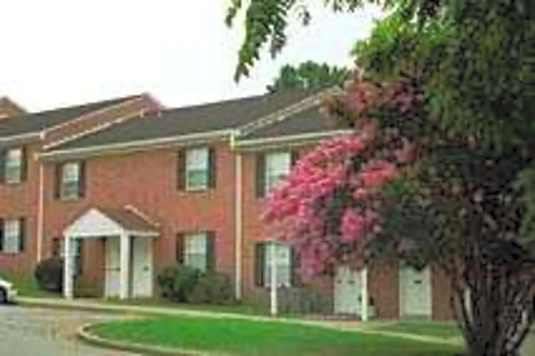 Meadowbrook Apartments 5314 Whetstone Rd North Chesterfield, VA