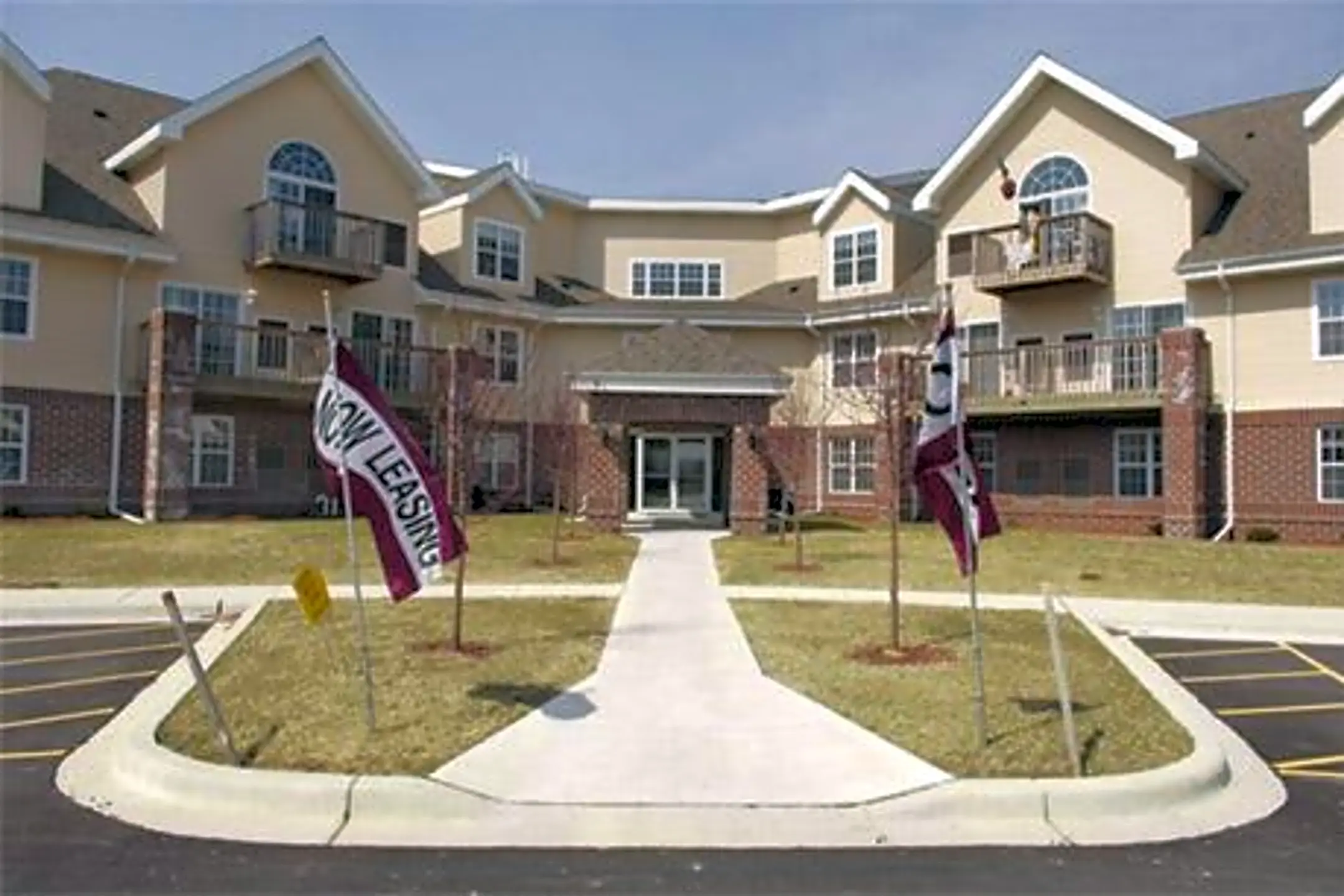 Quail Pointe 1088 Quail Ct Pewaukee, WI Apartments for Rent Rent.