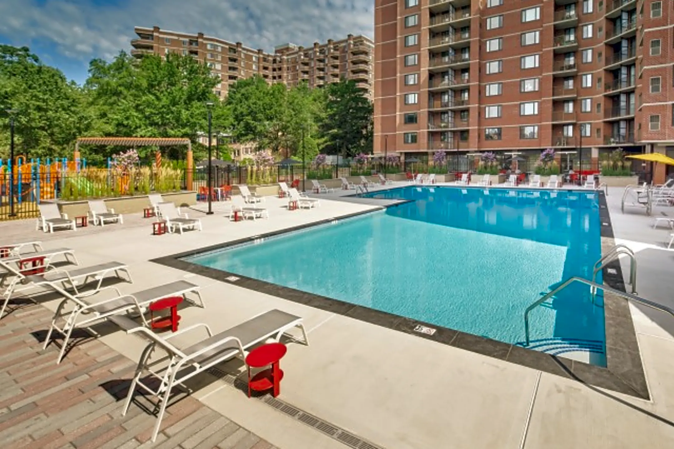 Courtland Towers Apartments - Arlington, VA 22201