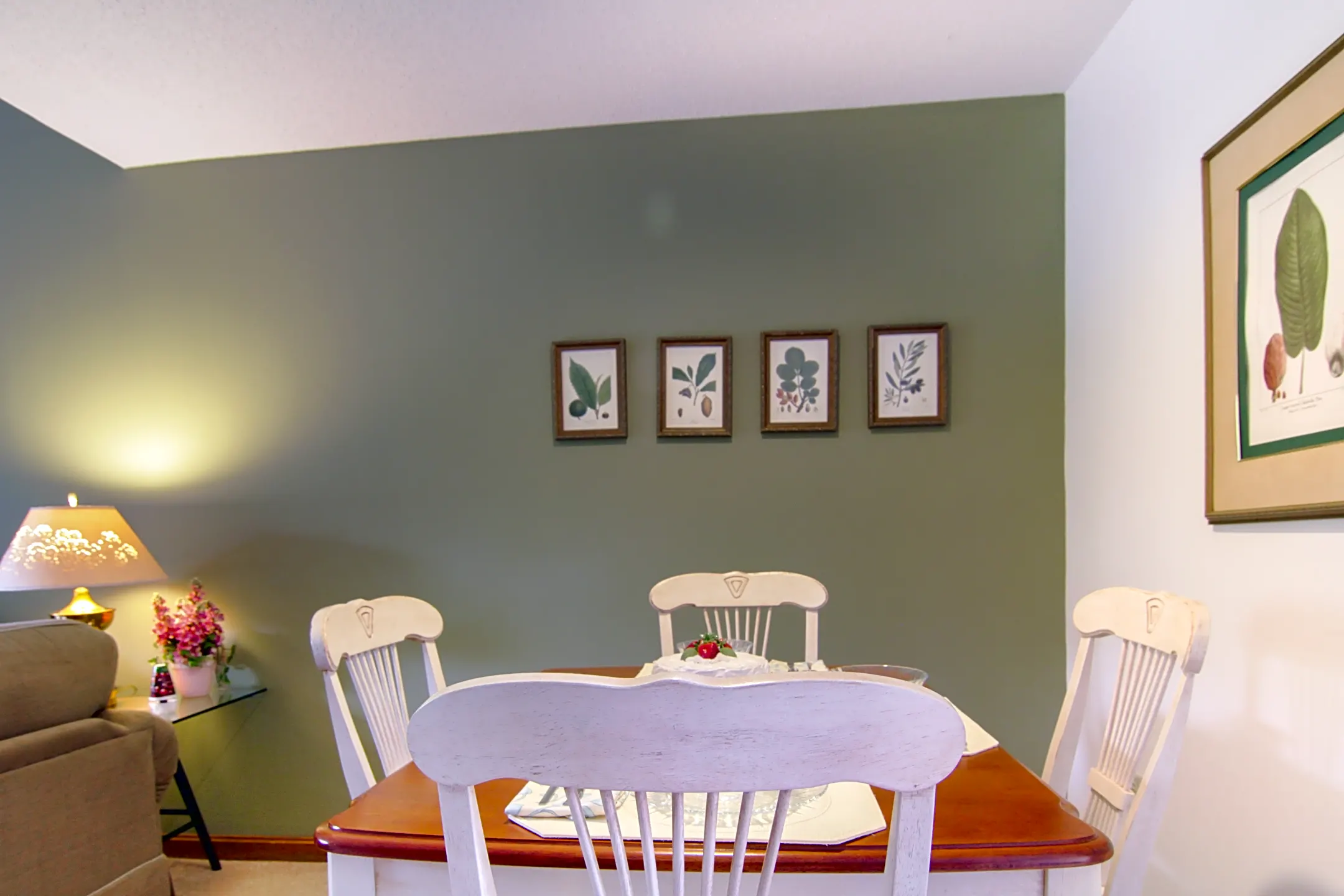 Dining Room - Cornfield Apartments - Ellington, CT