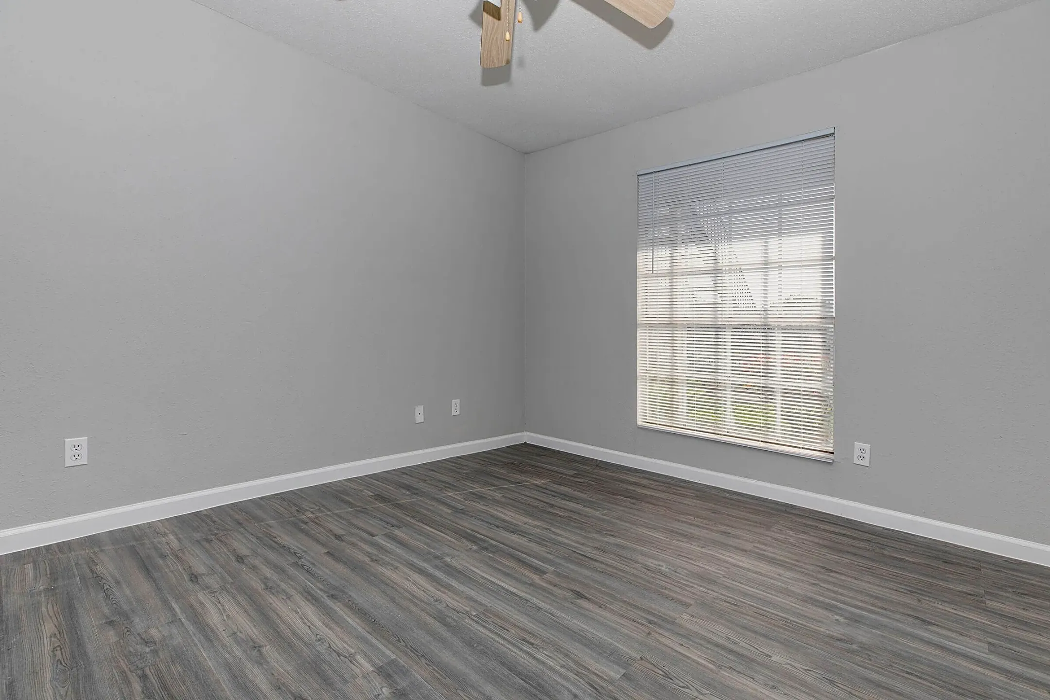 Synott Square Apartments - 9402 Synott Rd | Houston, TX for Rent | Rent.