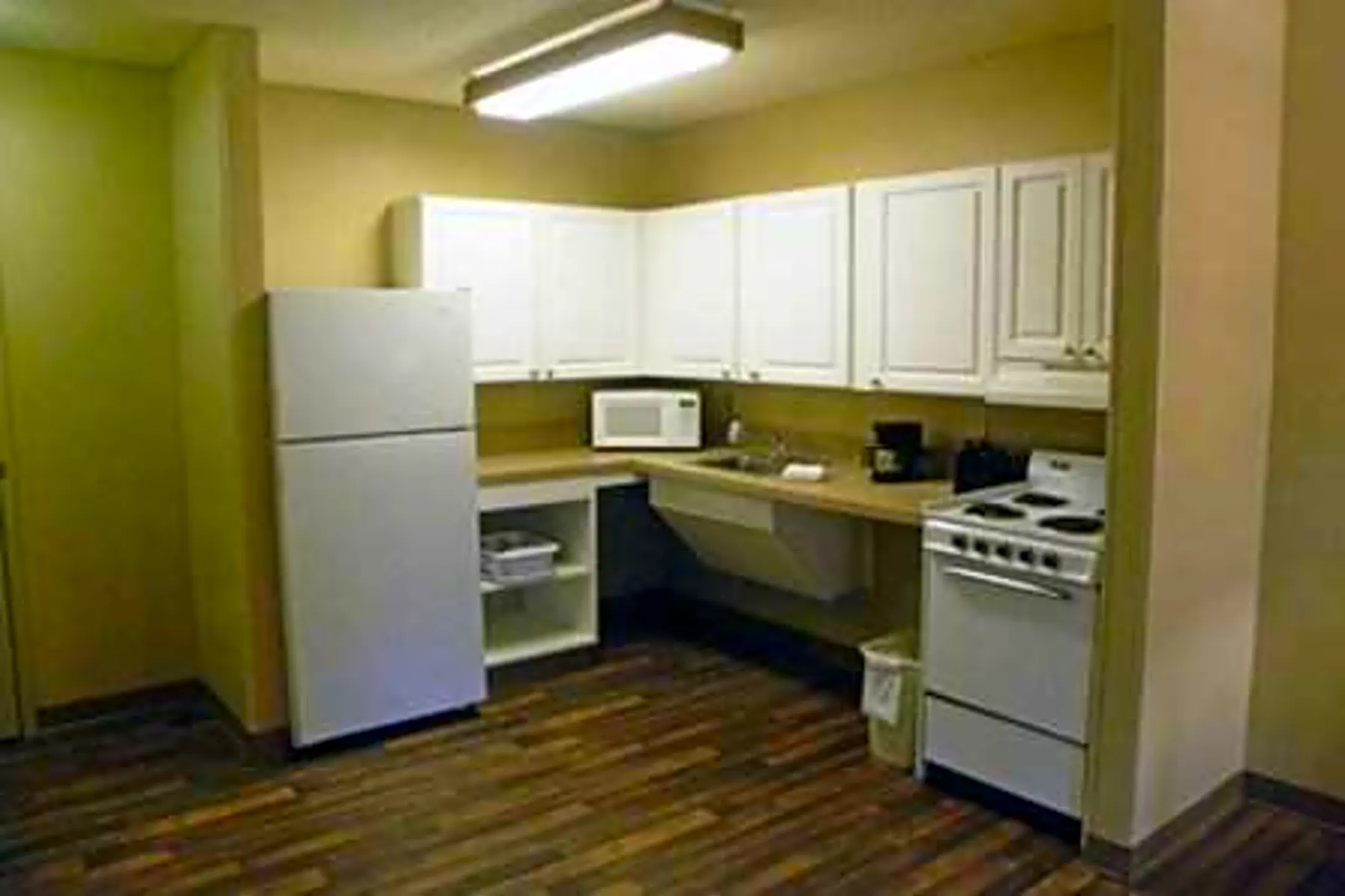 Kitchen - Furnished Studio - Houston - I-45 North - Houston, TX