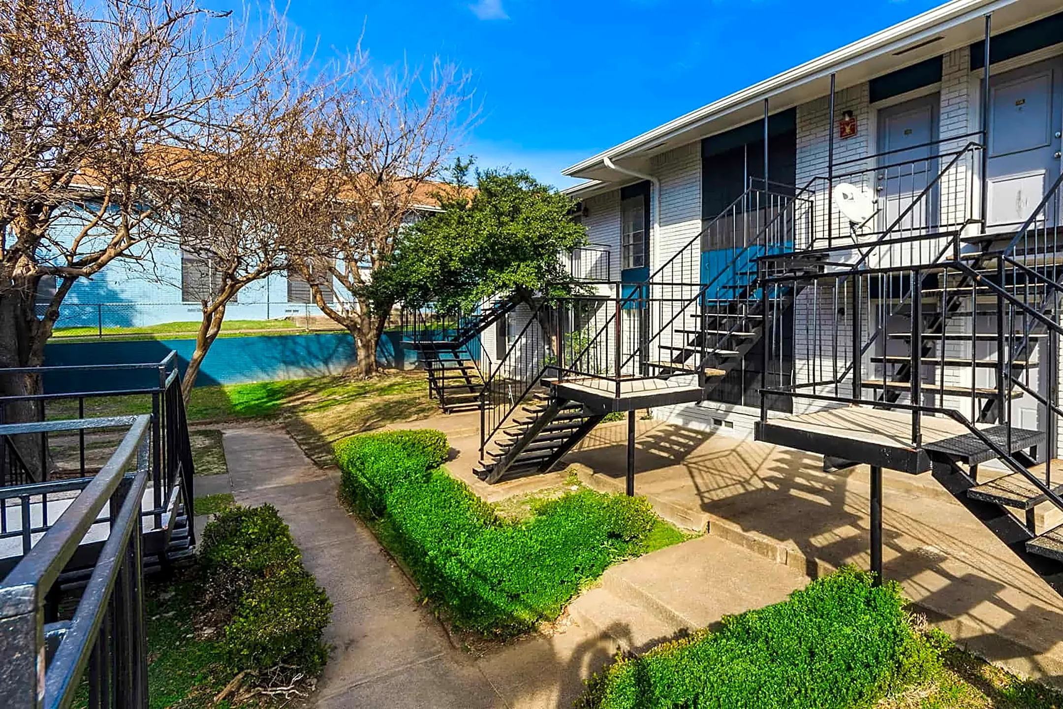 Timber Oaks Apartments 3714 Legendary Ln Dallas, TX Apartments for