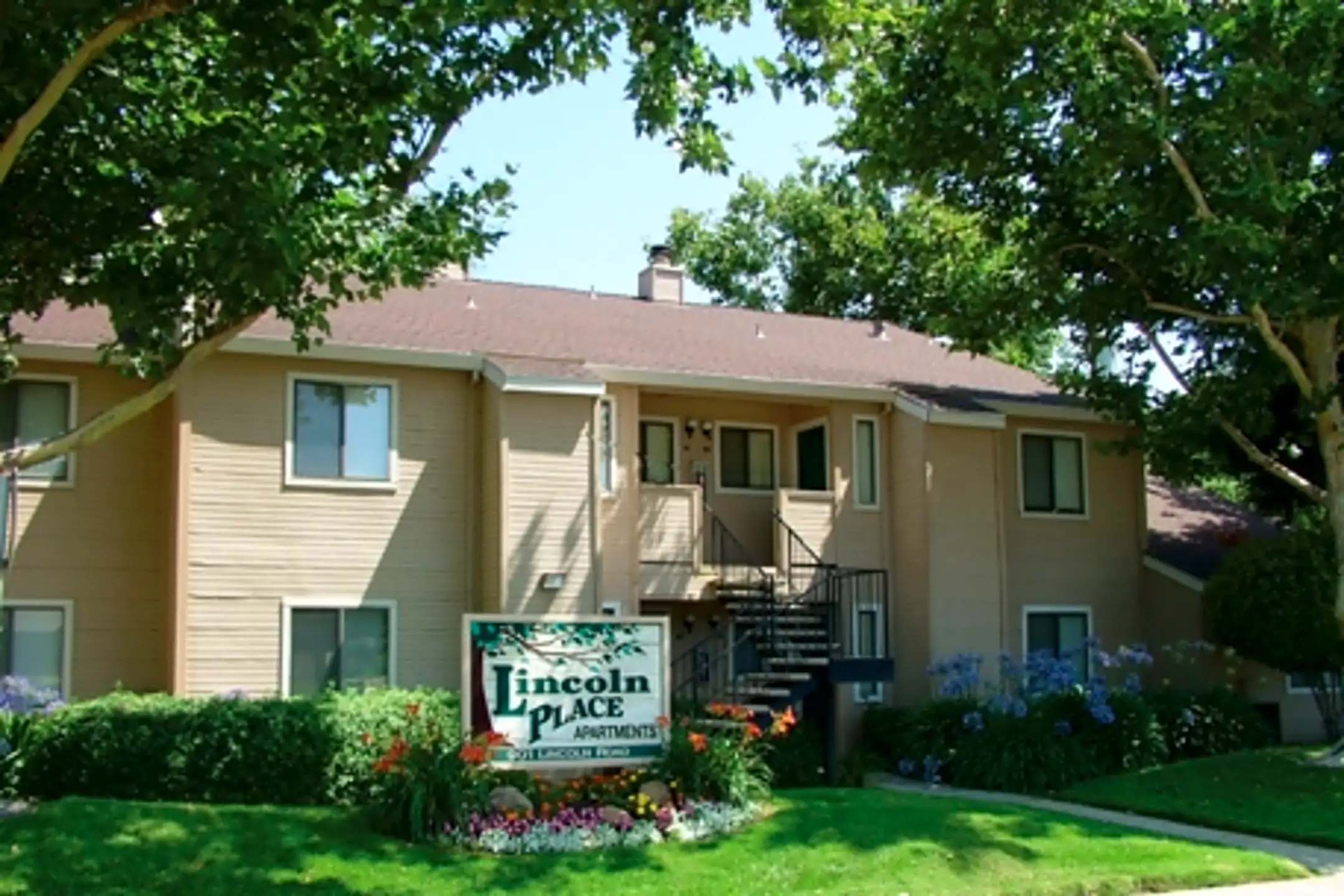 Lincoln Place Apartments 901 Lincoln Rd Yuba City, CA Apartments