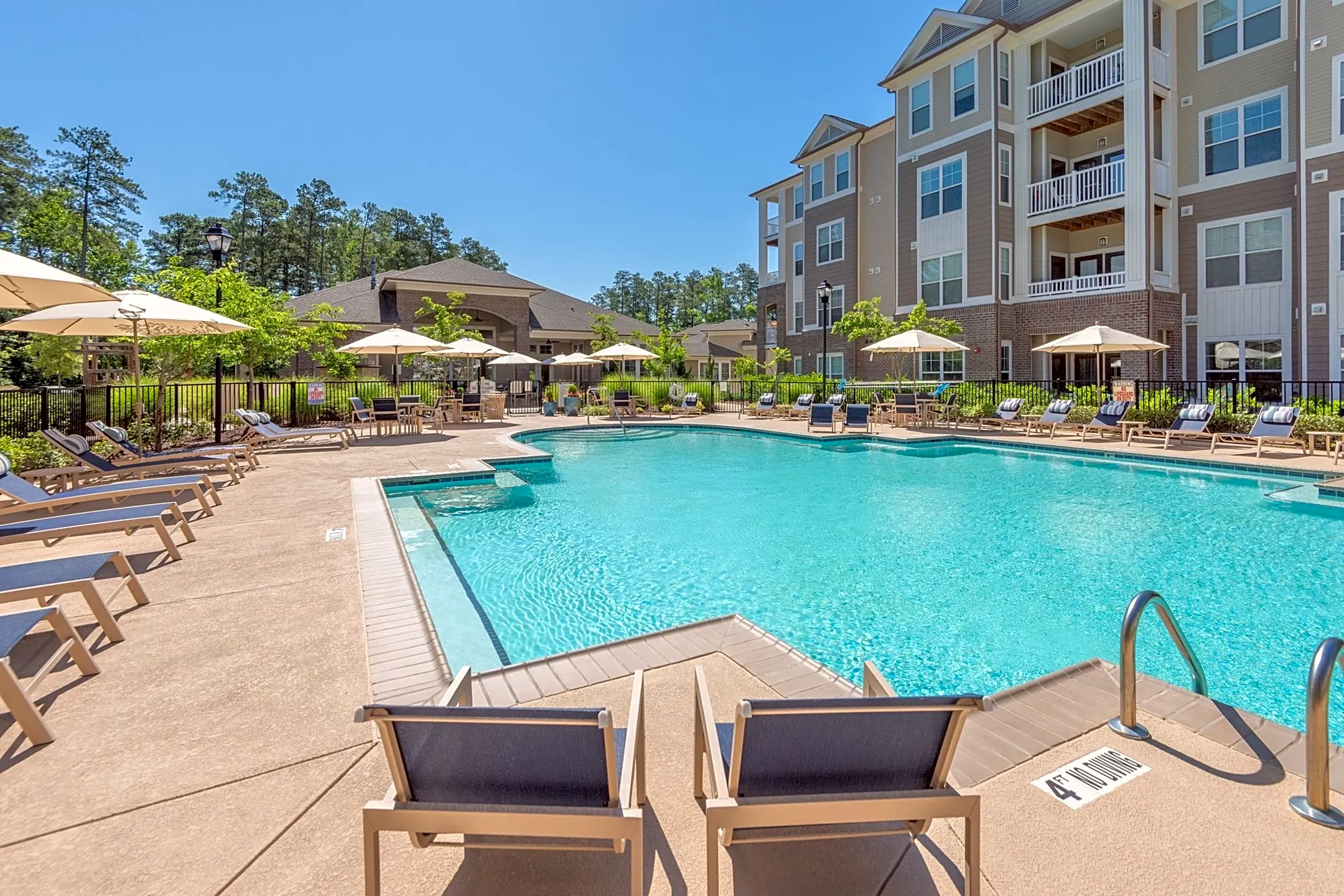 Sterling TownCenter Apartments - 7880 Triangle Promenade Dr | Raleigh ...