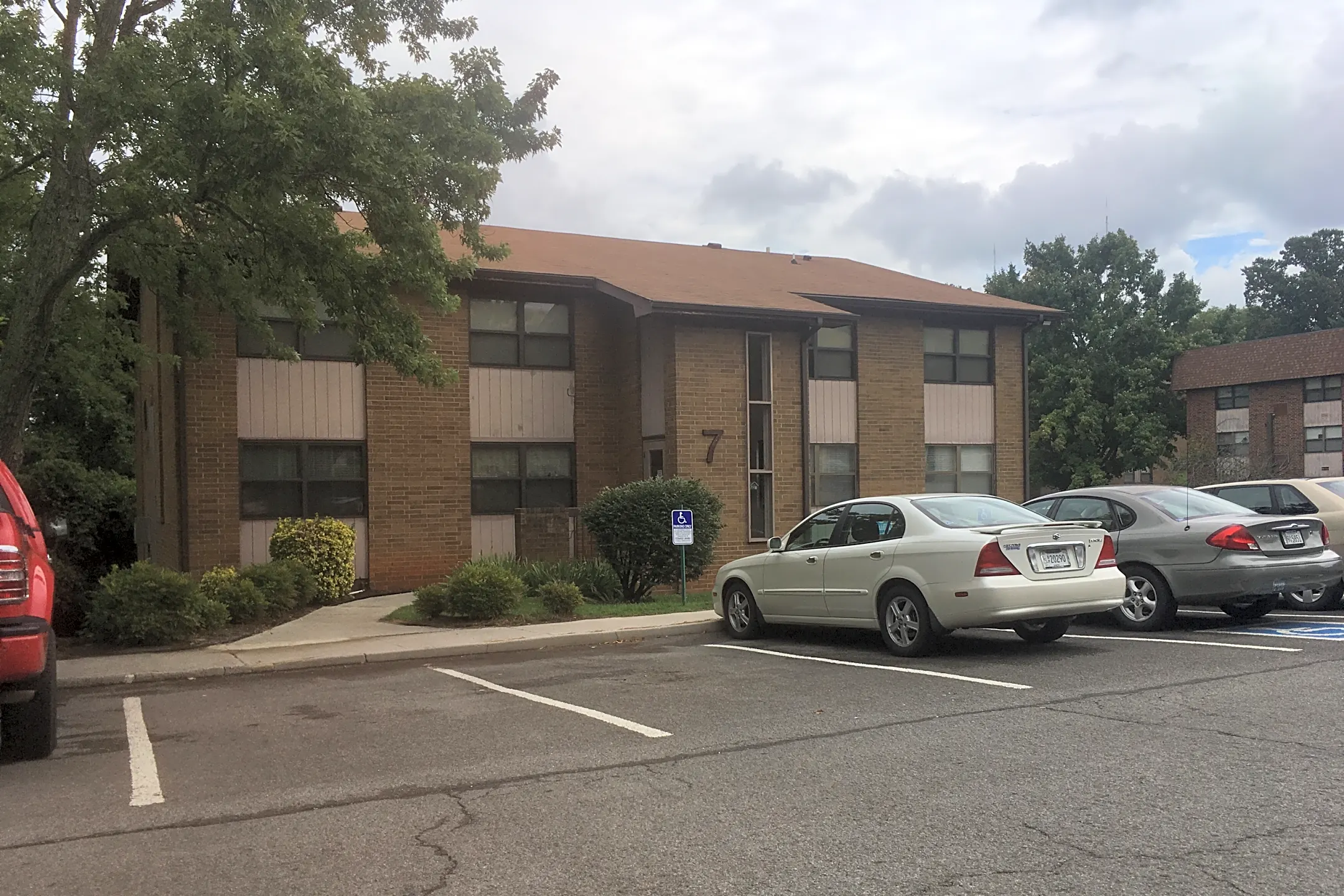 Pine Ridge Apartments - 4700 Schubert Rd | Knoxville, TN for Rent | Rent.