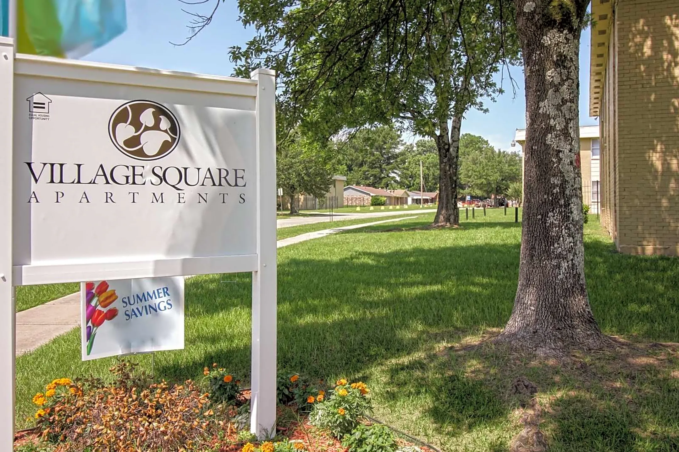 Village Square Apartments 4210 Greenwood Ln Shreveport La