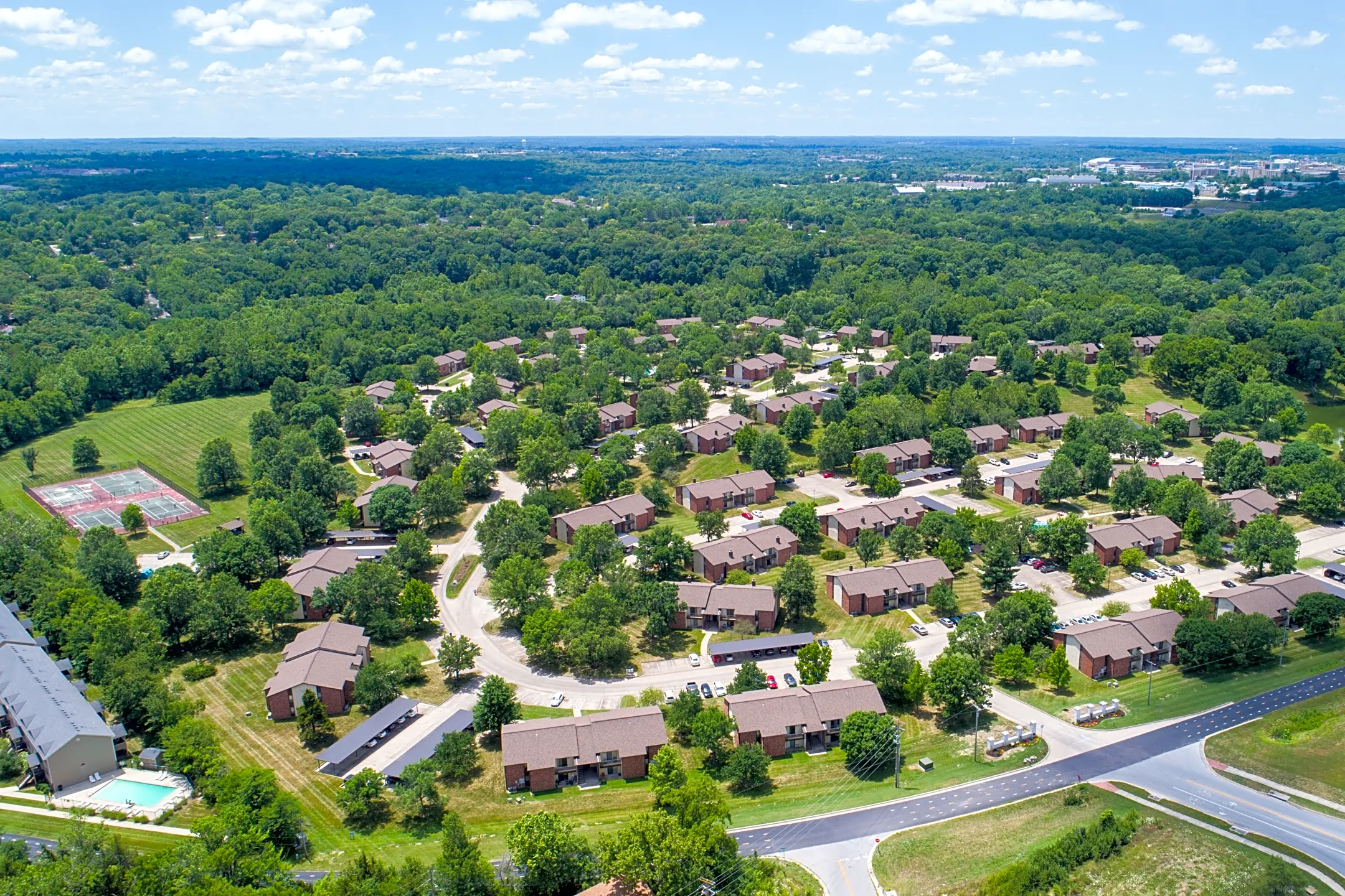 Broadway Village Apartments - Columbia, MO 65201