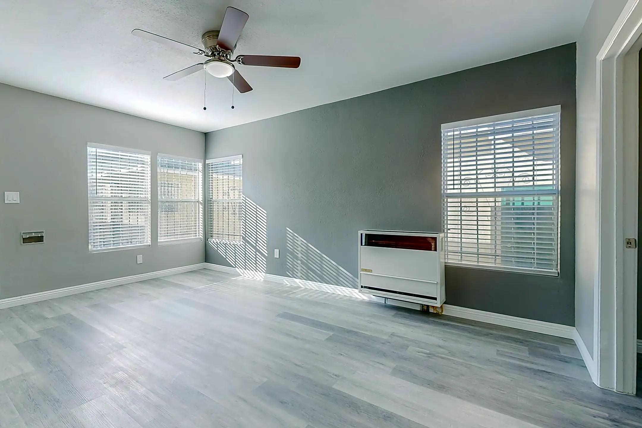 1000 N Sloan Ave 1000 N Sloan Ave unit 1004A Compton, CA Houses