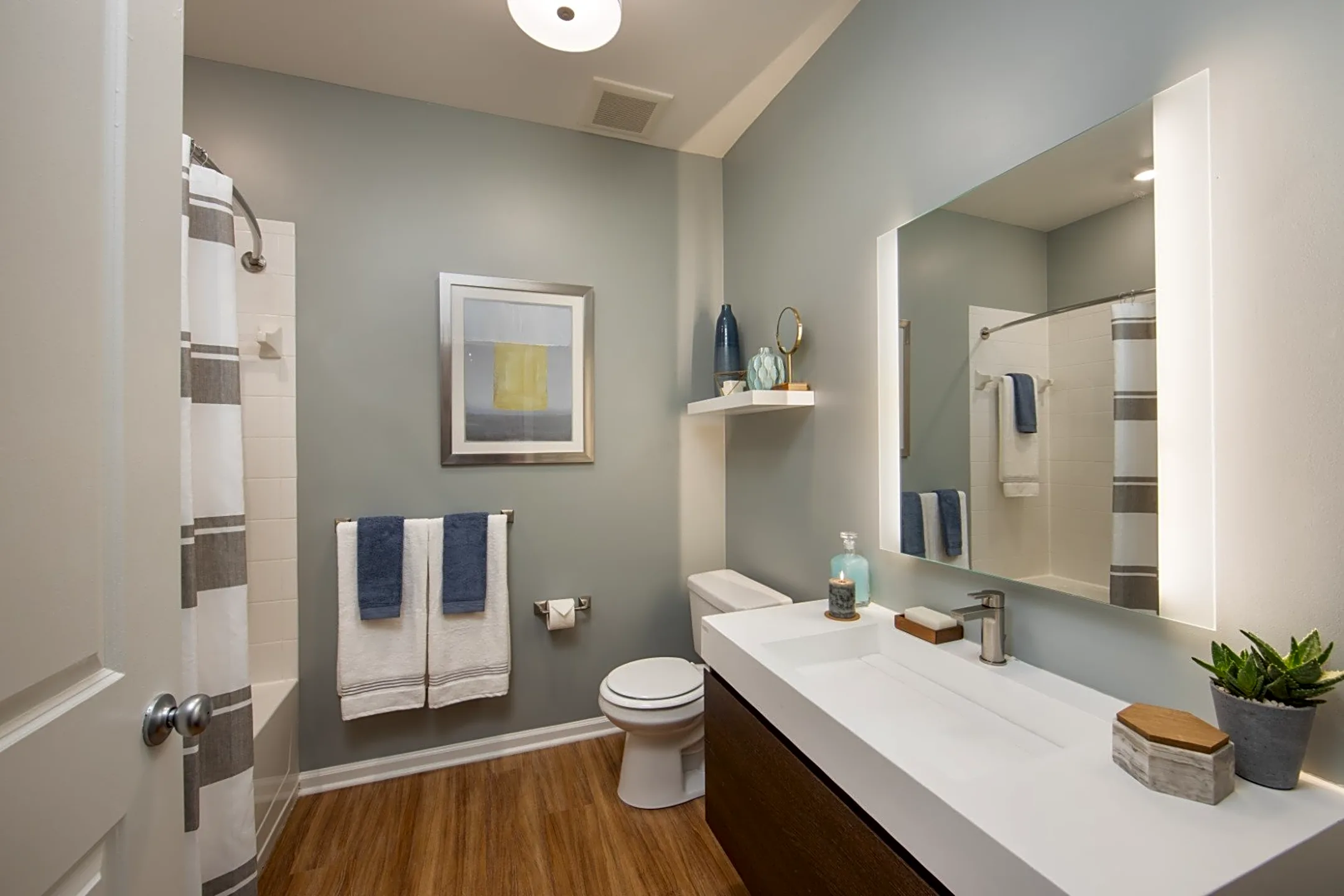 Bathroom - Riverwalk Apartment Homes - Conshohocken, PA