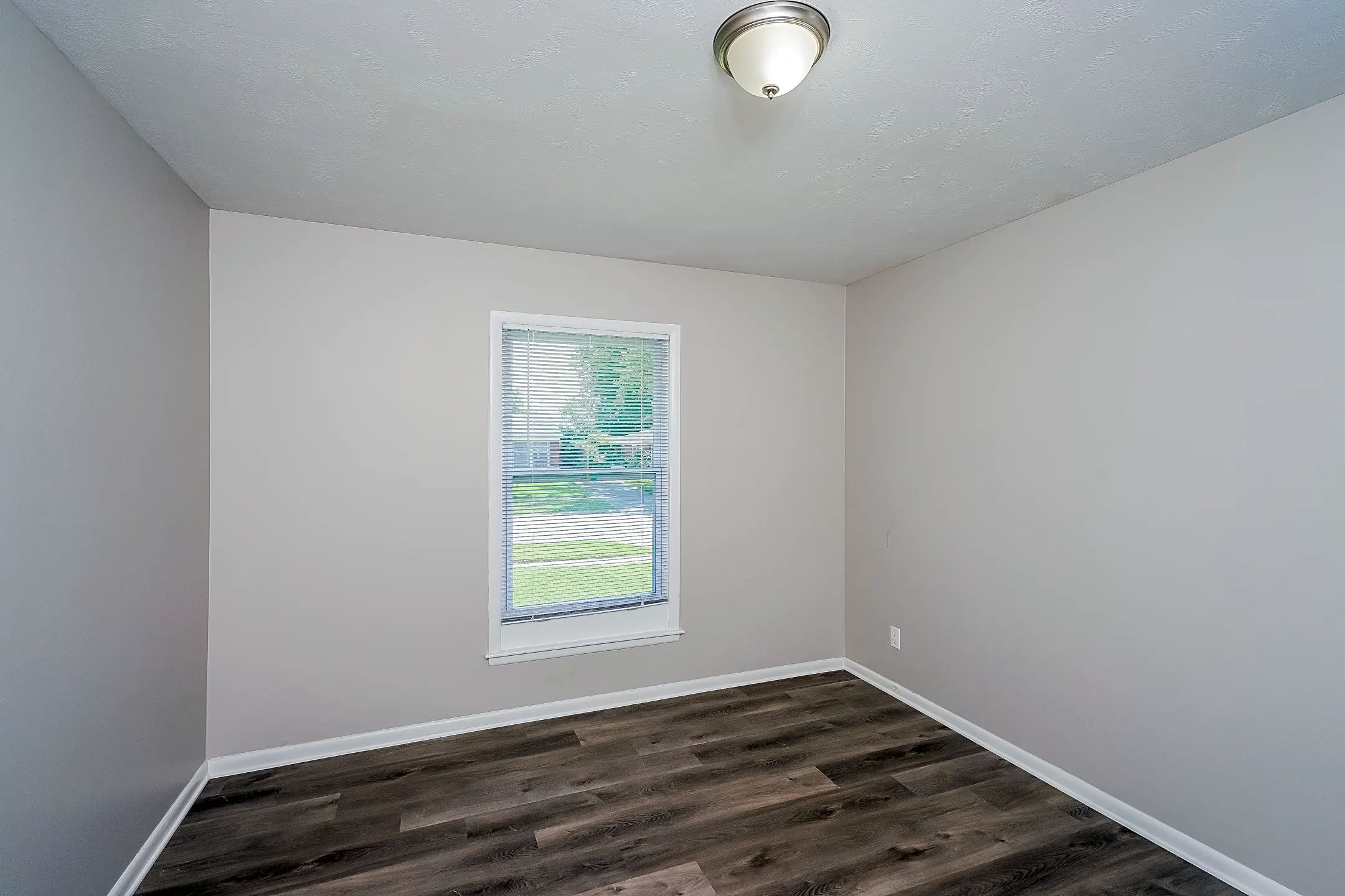 Bedroom - 3534 Lisbon Ln - Louisville, KY