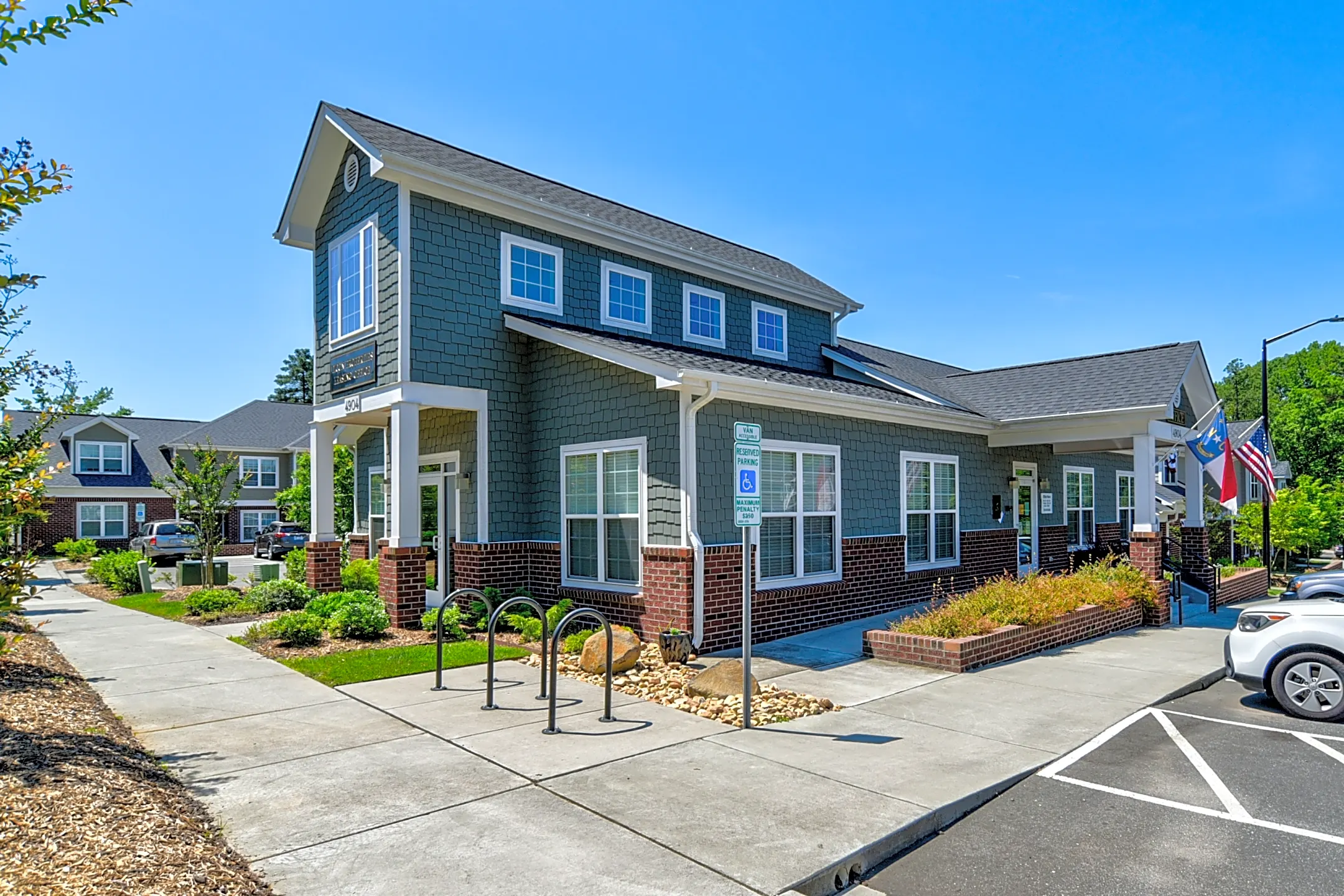 Glenbrook East and West 4904 Garrett Road Durham, NC Apartments for