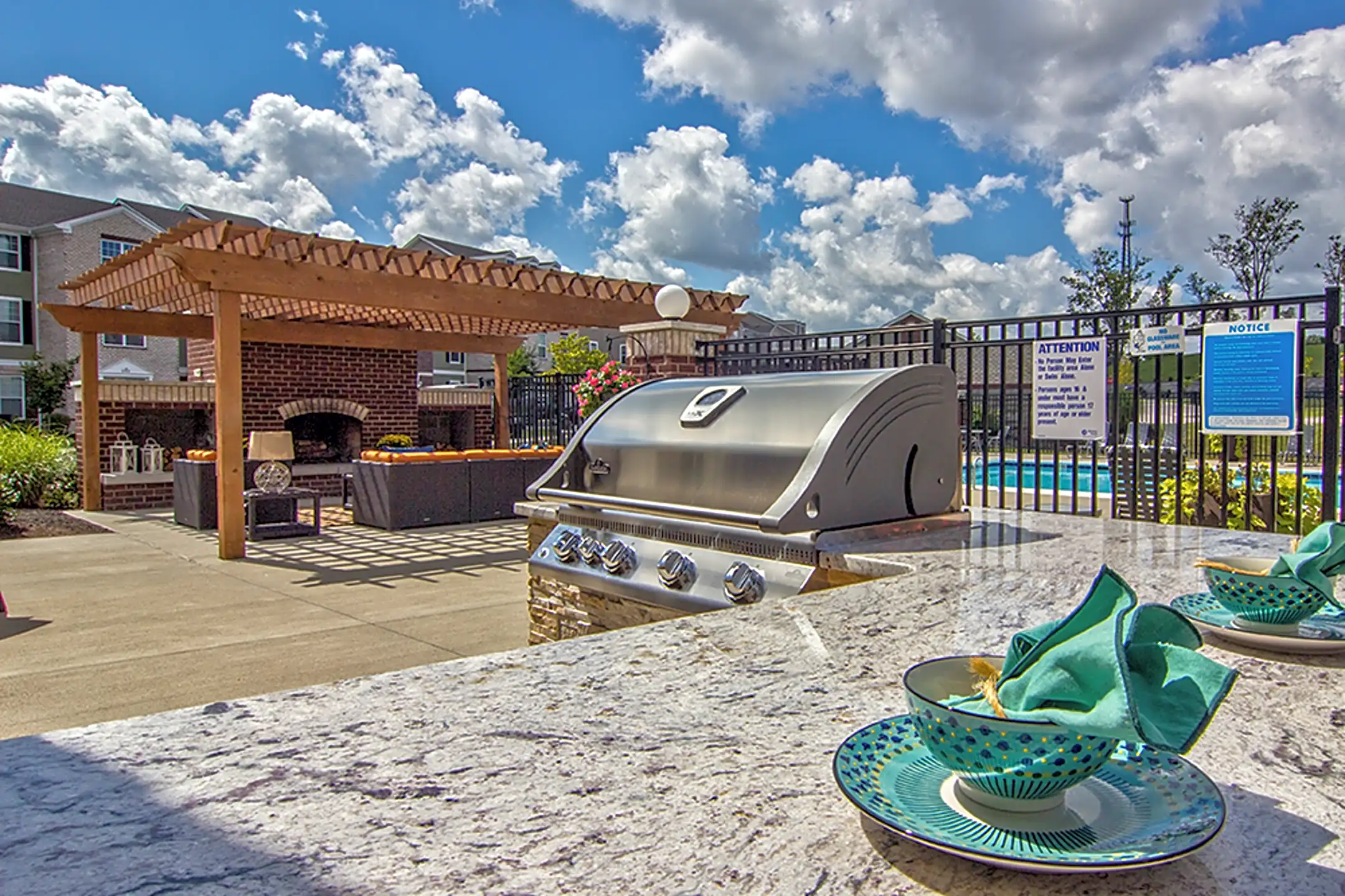 Overlook Apartment Homes Elsmere, KY 41018