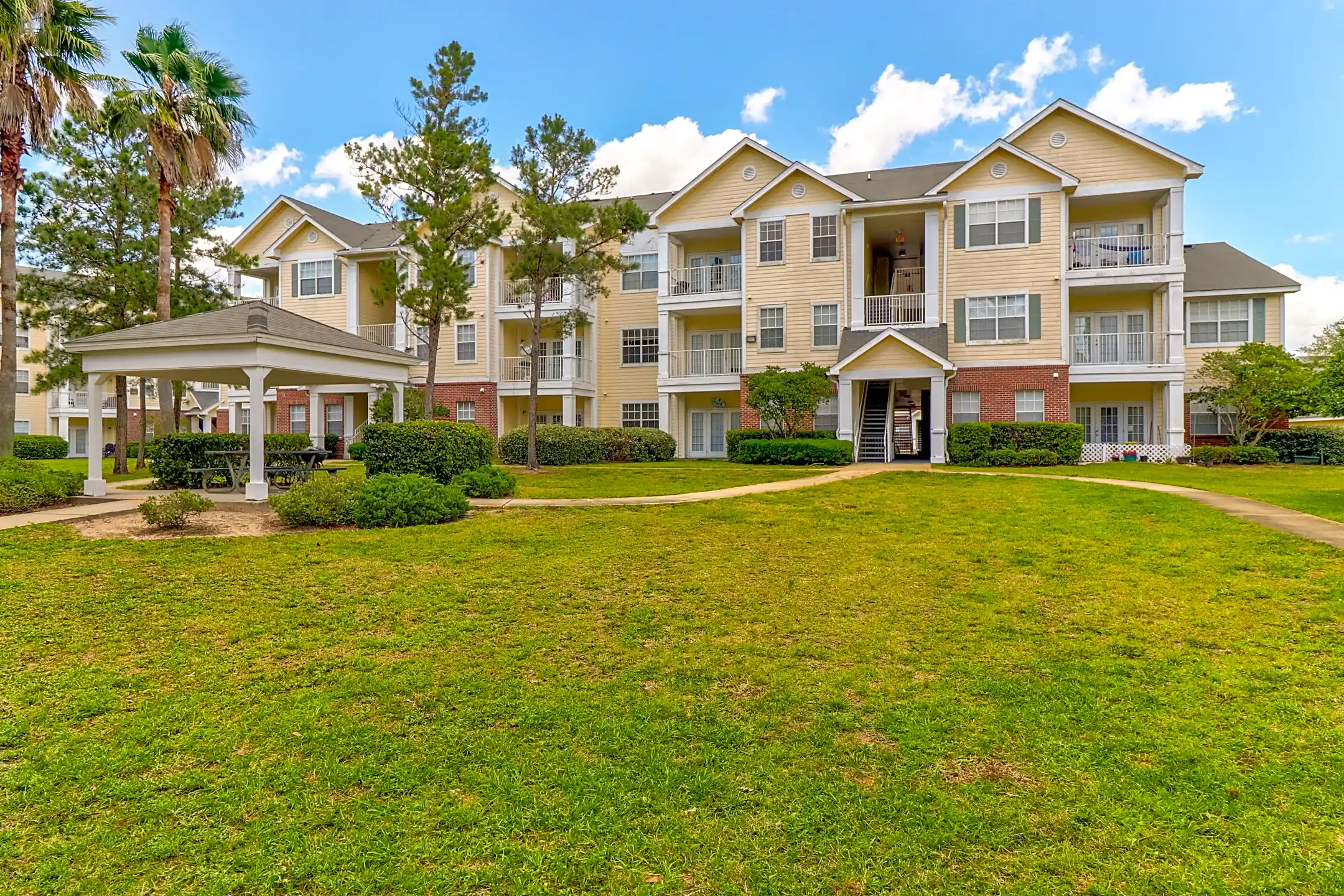 Colonnade at Regency 989 Monument Rd Jacksonville, FL Apartments