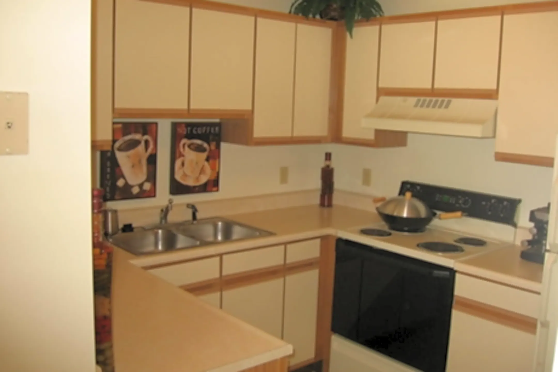 Brookwood Farms Apartments - South Lyon, MI