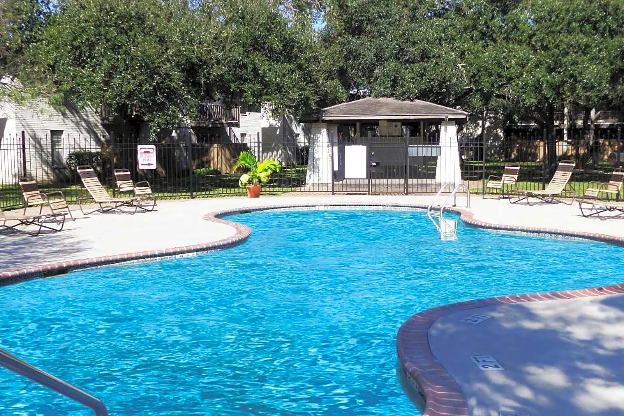 Autumn Sunrise Apartments Corpus Christi