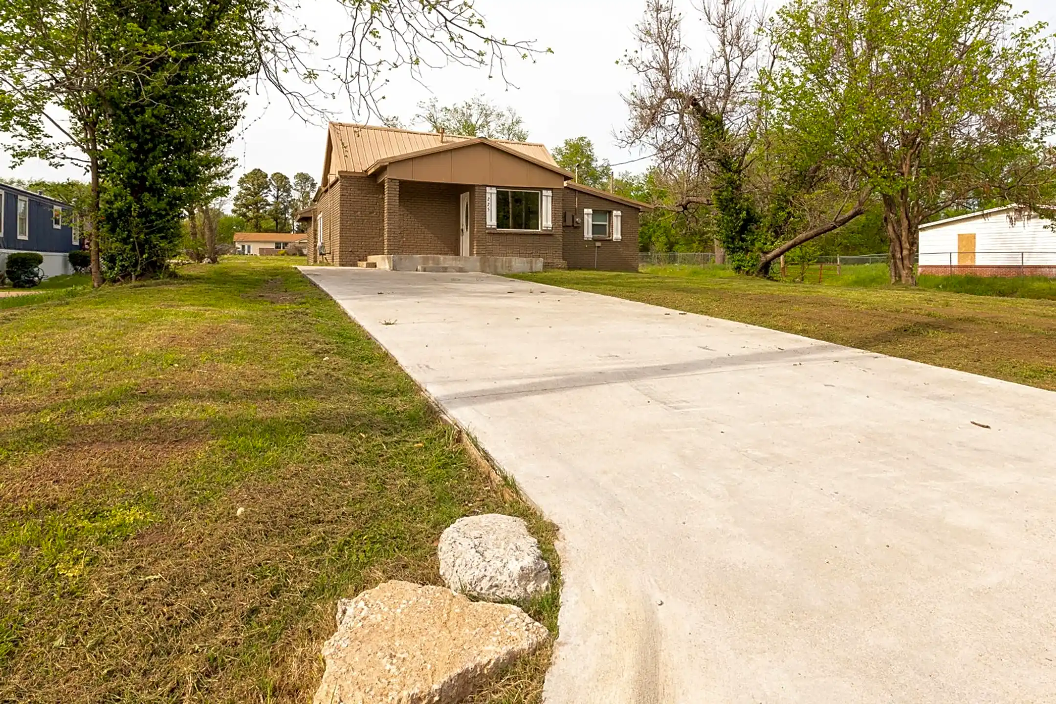 225 E Redwood St Coweta, OK Houses for Rent Rent.