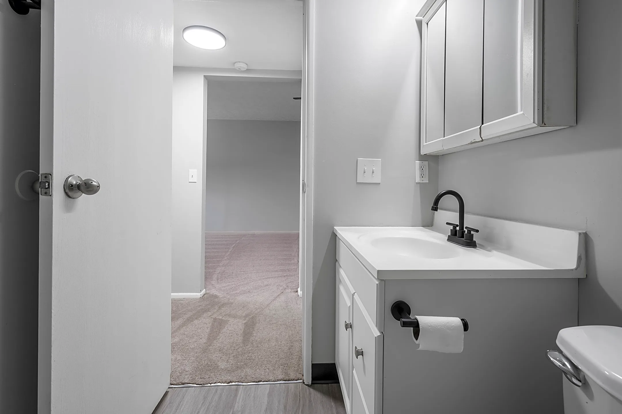 Bathroom - Stone Lodge Apartments - Columbus, OH