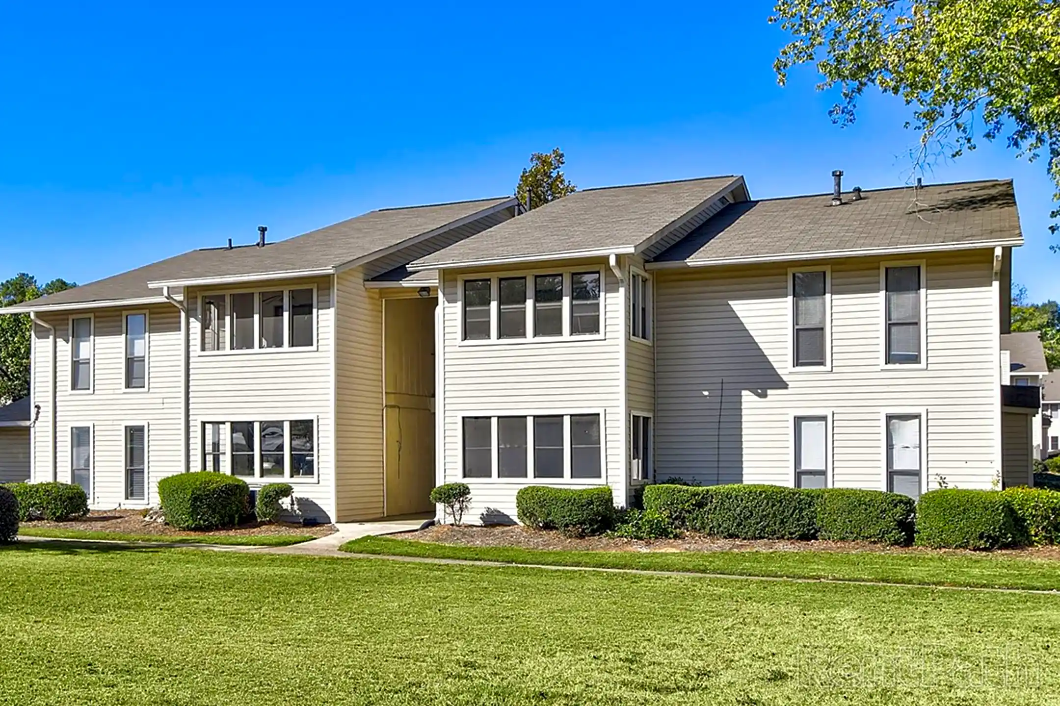 Lakeview Apartment Homes 1401 N Hairston Rd Stone Mountain, GA