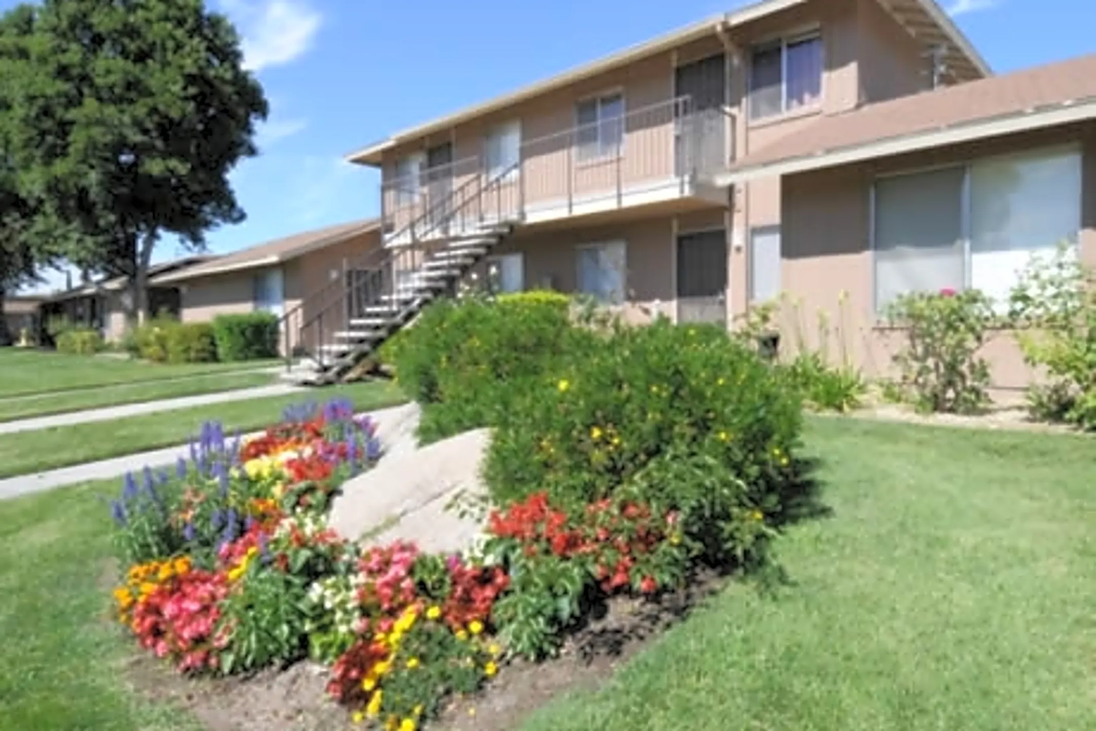 Golden Meadows 14460 W California Ave Kerman, CA Apartments for