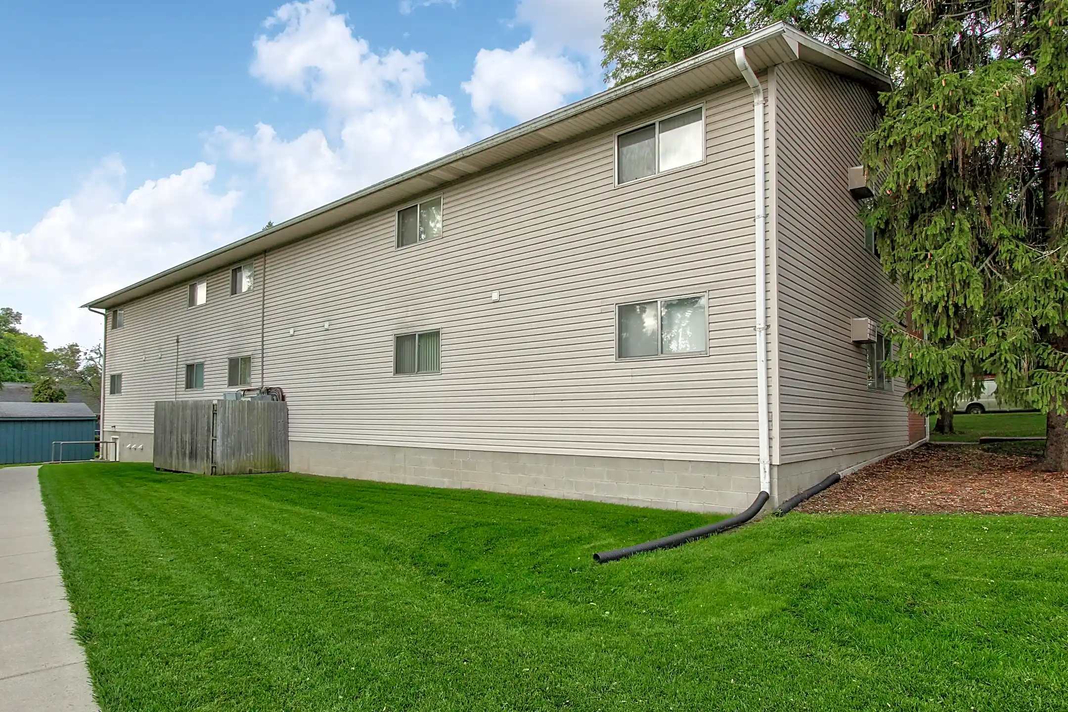 Meridian Apartments 5890 Marsh Rd Haslett, MI Apartments for Rent