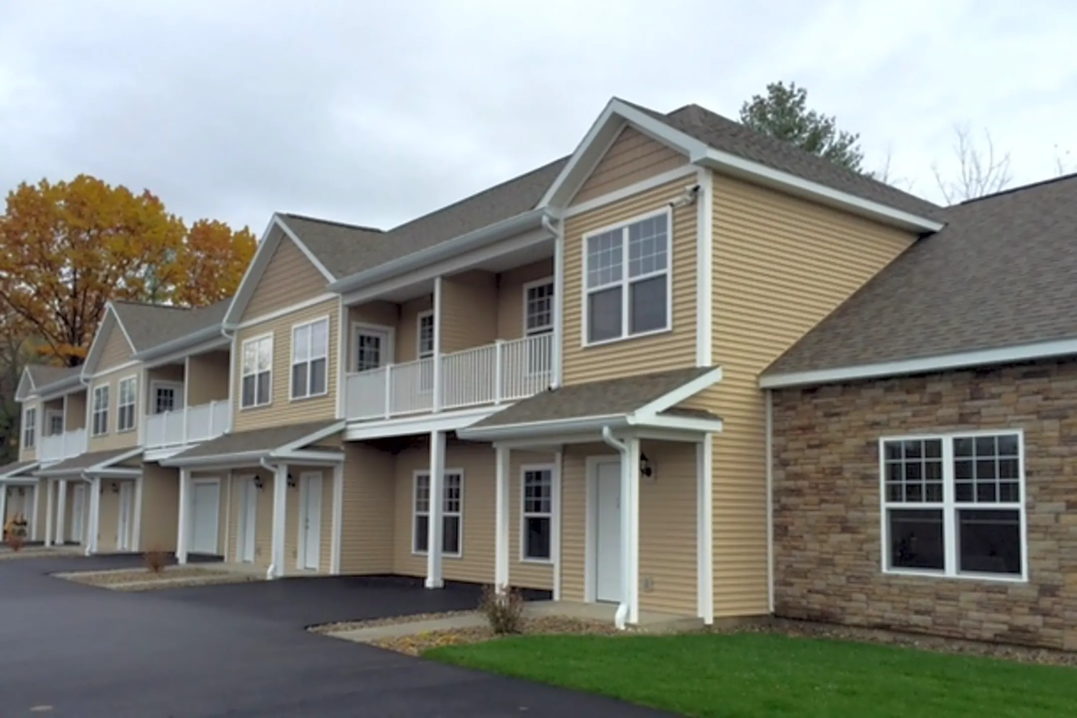Iroquois Village Apartments 9 Alvino Way Niskayuna, NY Apartments for Rent Rent.