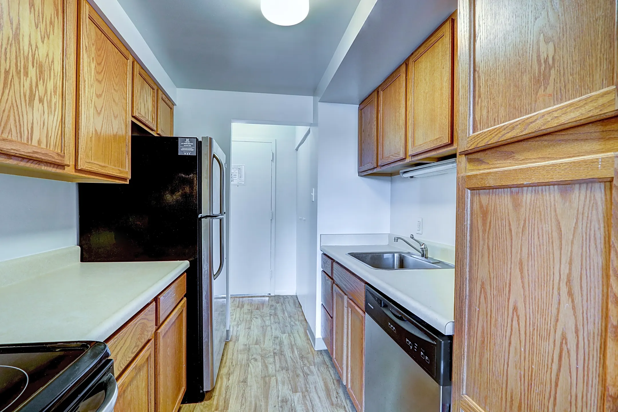 Kitchen - Park View Apartments - Pittsburgh, PA