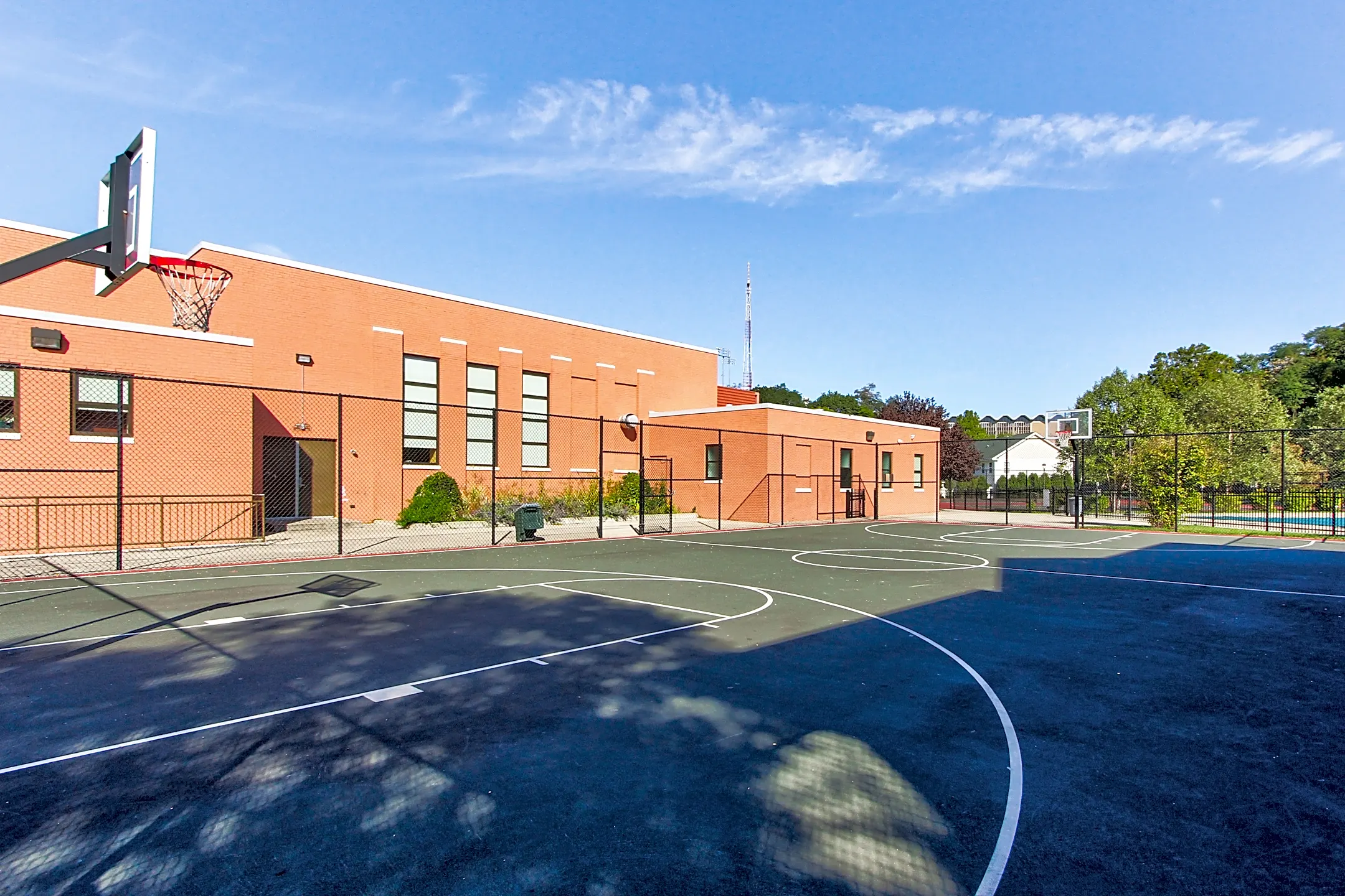 Building - Oak Hill Apartments - Pittsburgh, PA