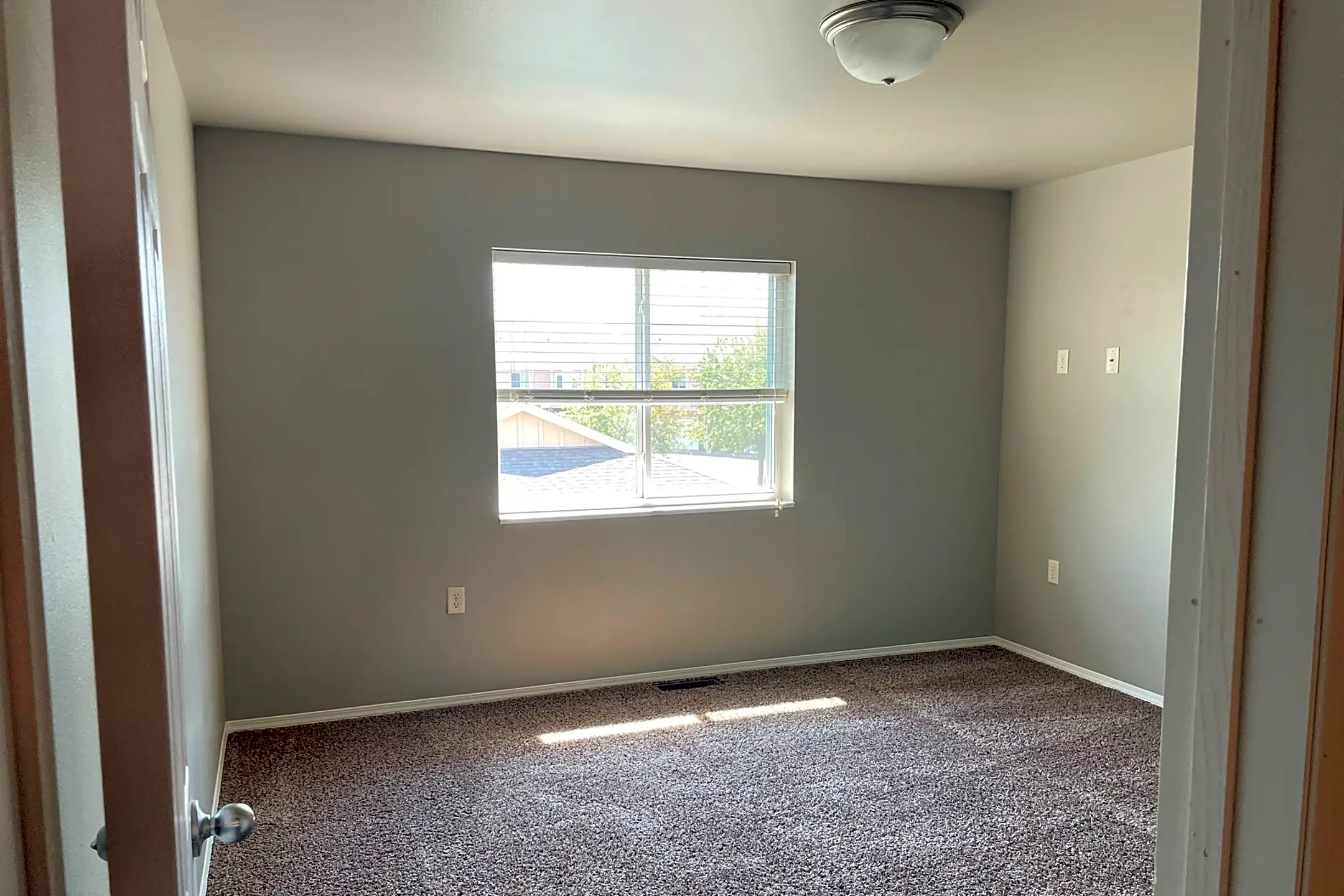 Jackson Heights Apartments & Townhomes 1105110711091111