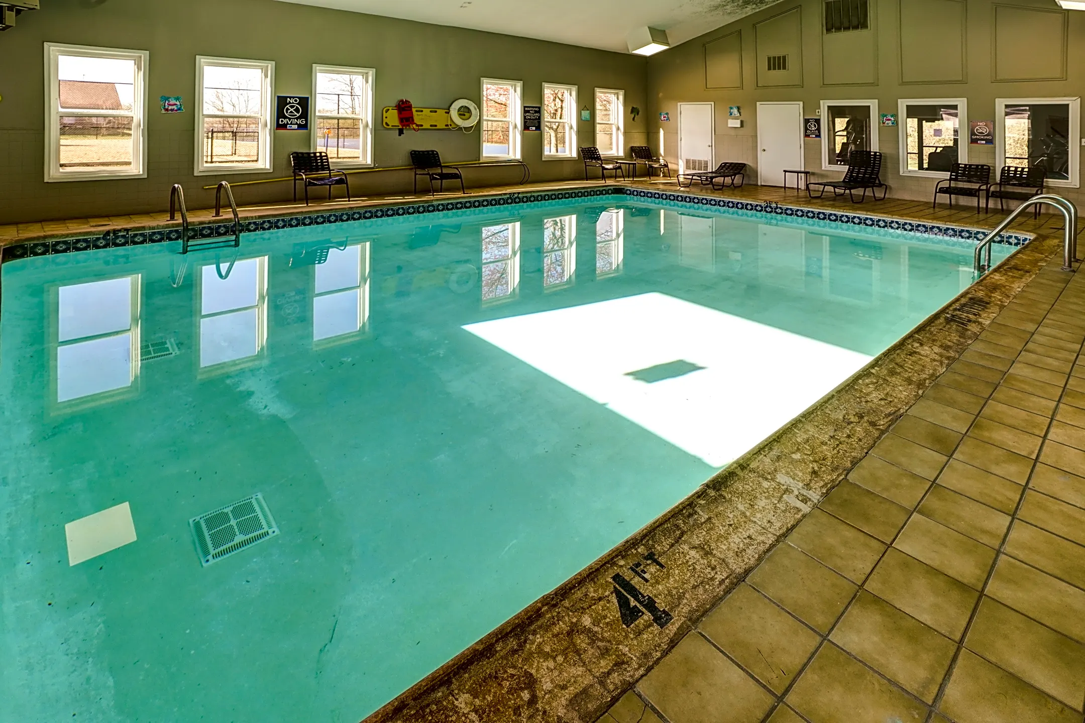 Pool - The M Club Apartments - Indianapolis, IN