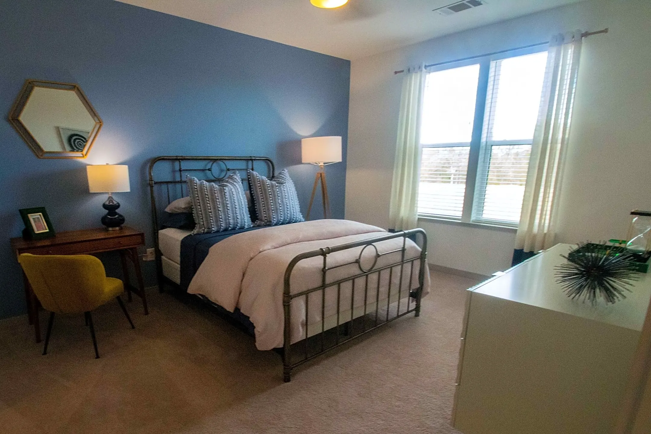 The Jane Moore's Lake Apartments Chester, VA 23831