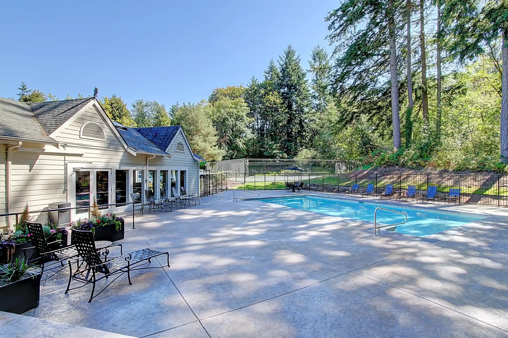 Ballinger Commons Shoreline, WA 98133