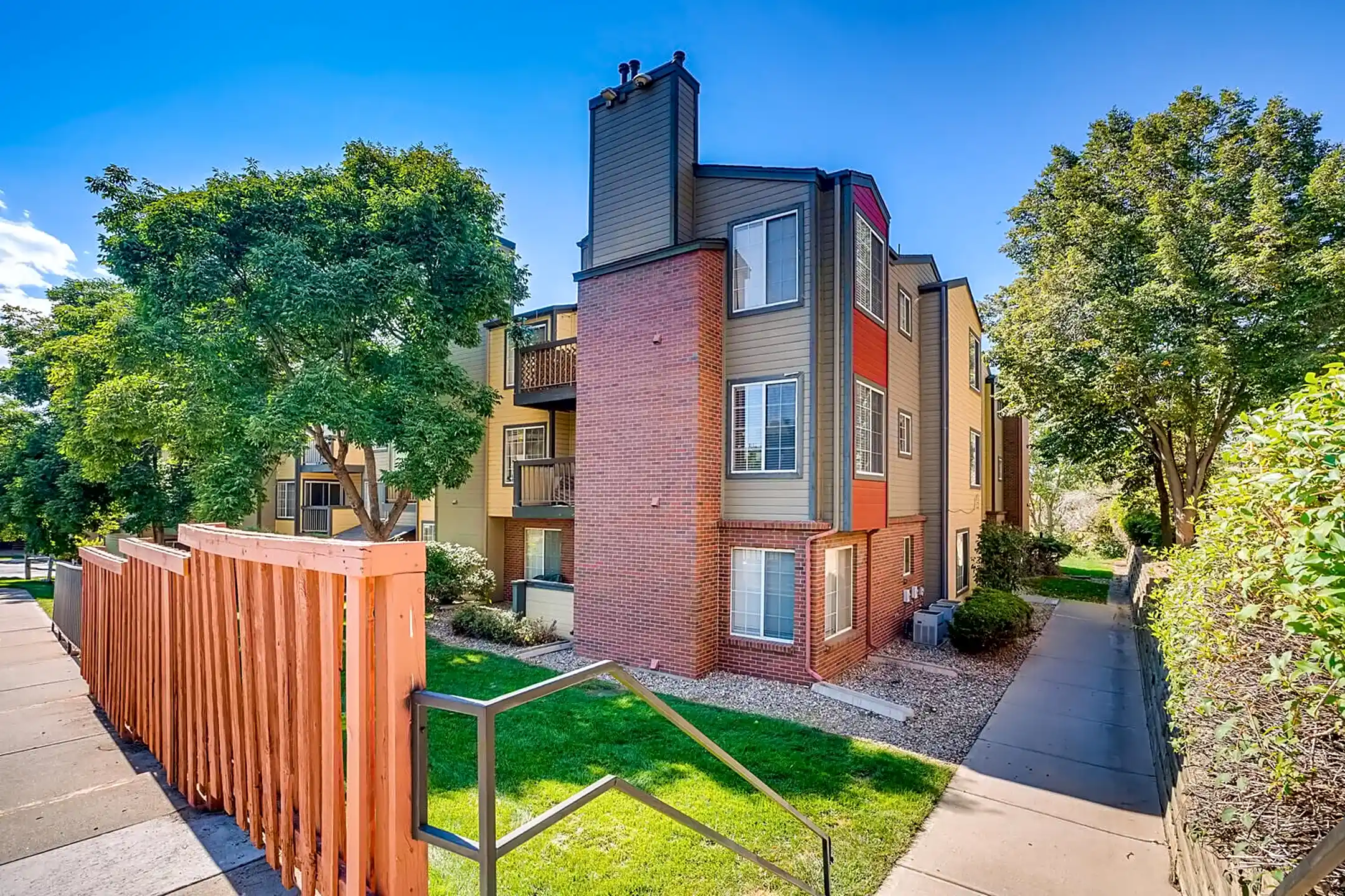 Loretto Heights Apartments Denver, CO 80236