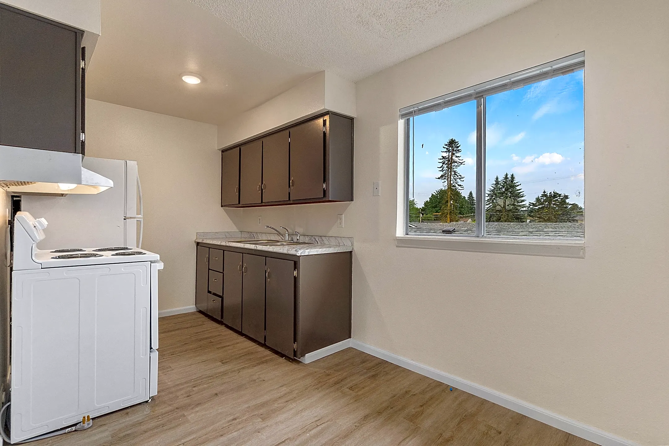 South Pacific Apartments Kelso, WA 98626