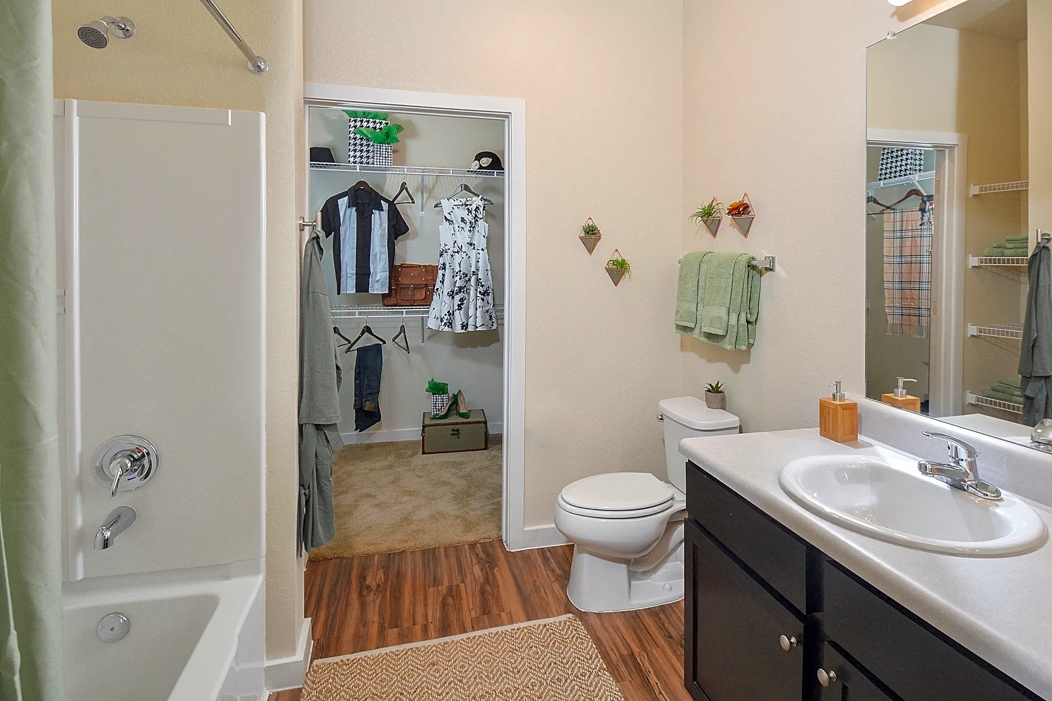 Lucero Apartments - San Antonio, TX