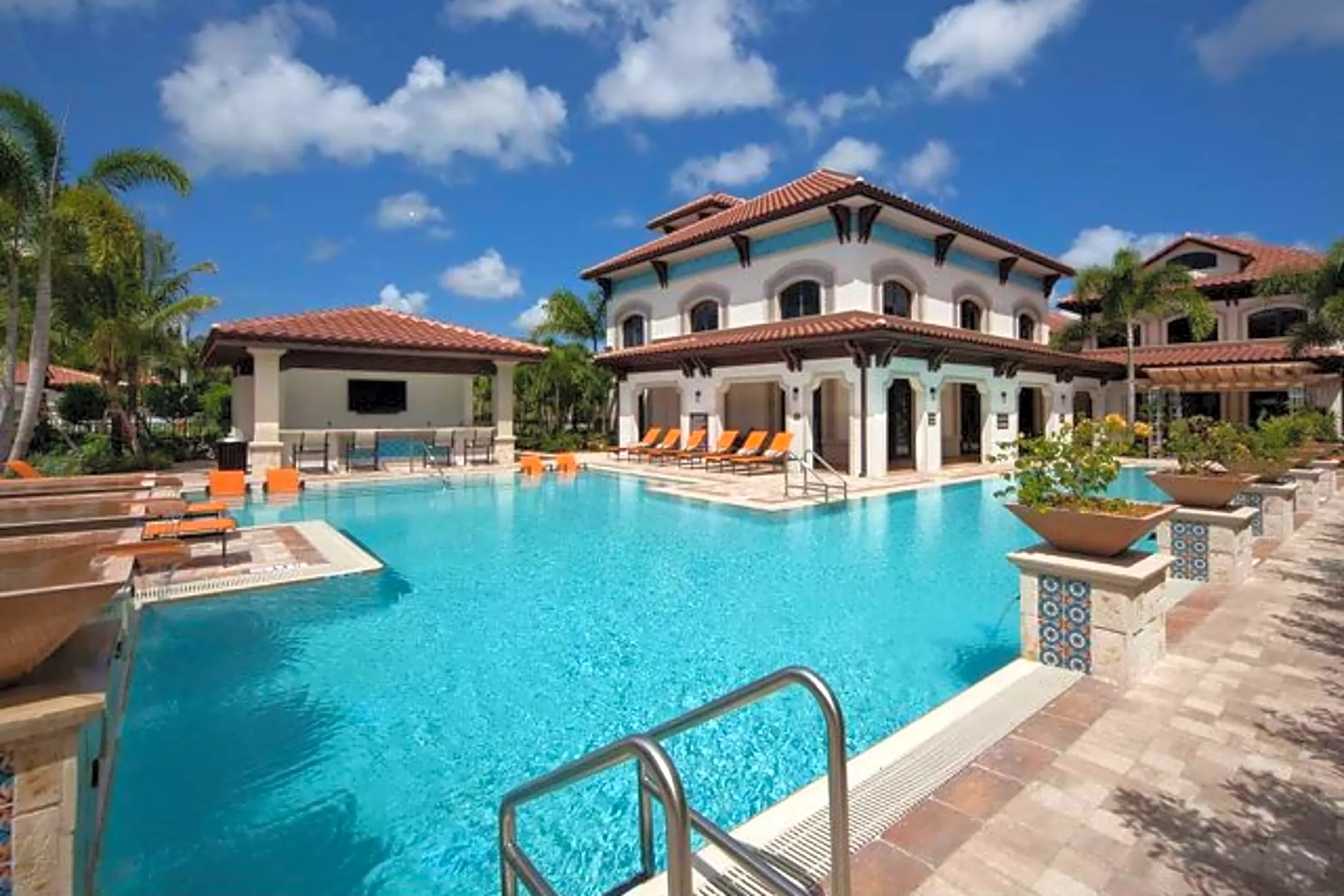 Pool - AMLI Miramar Park Apartments - Miramar, FL
