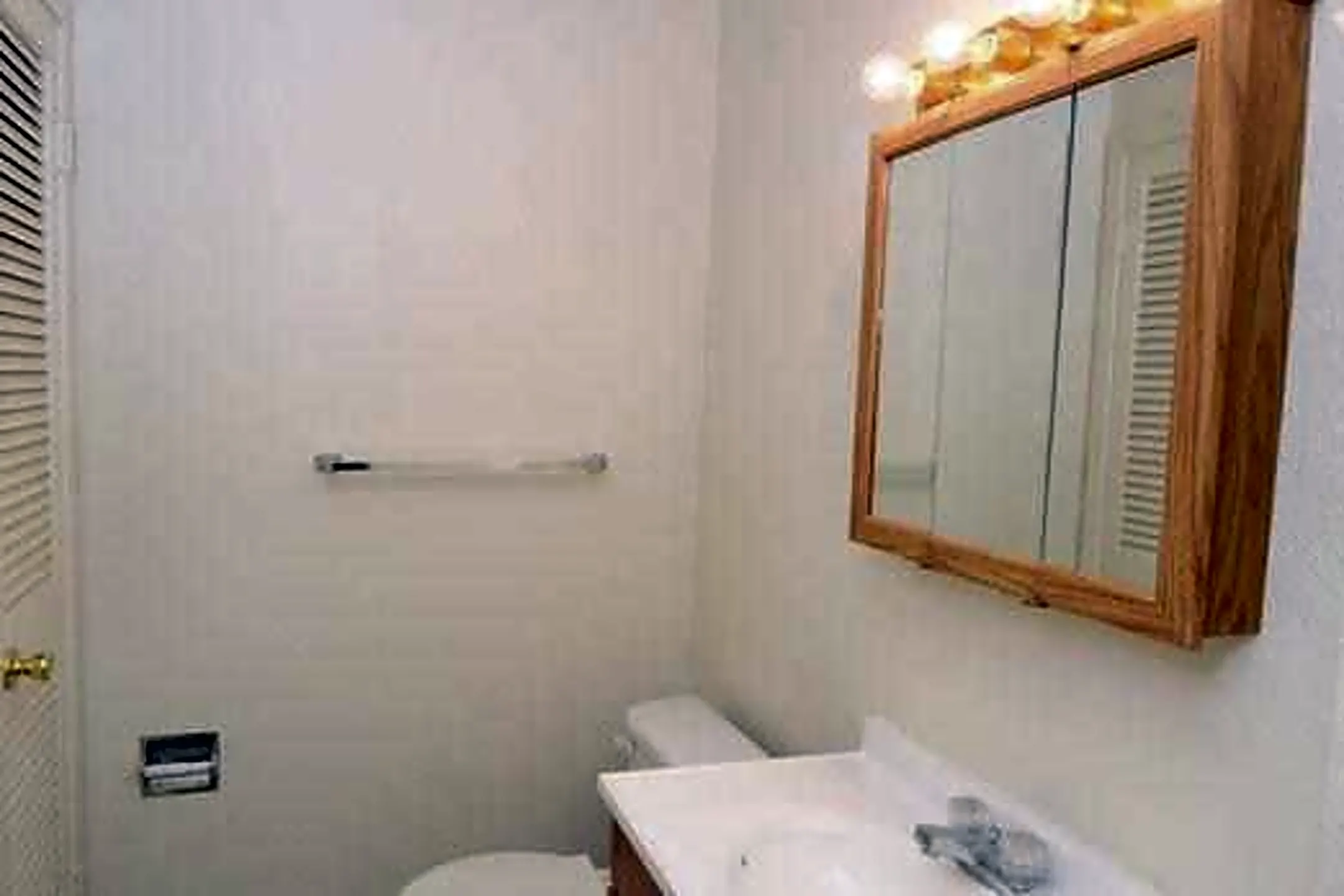 Bathroom - Sheppard's Edge Apartments - Wichita Falls, TX