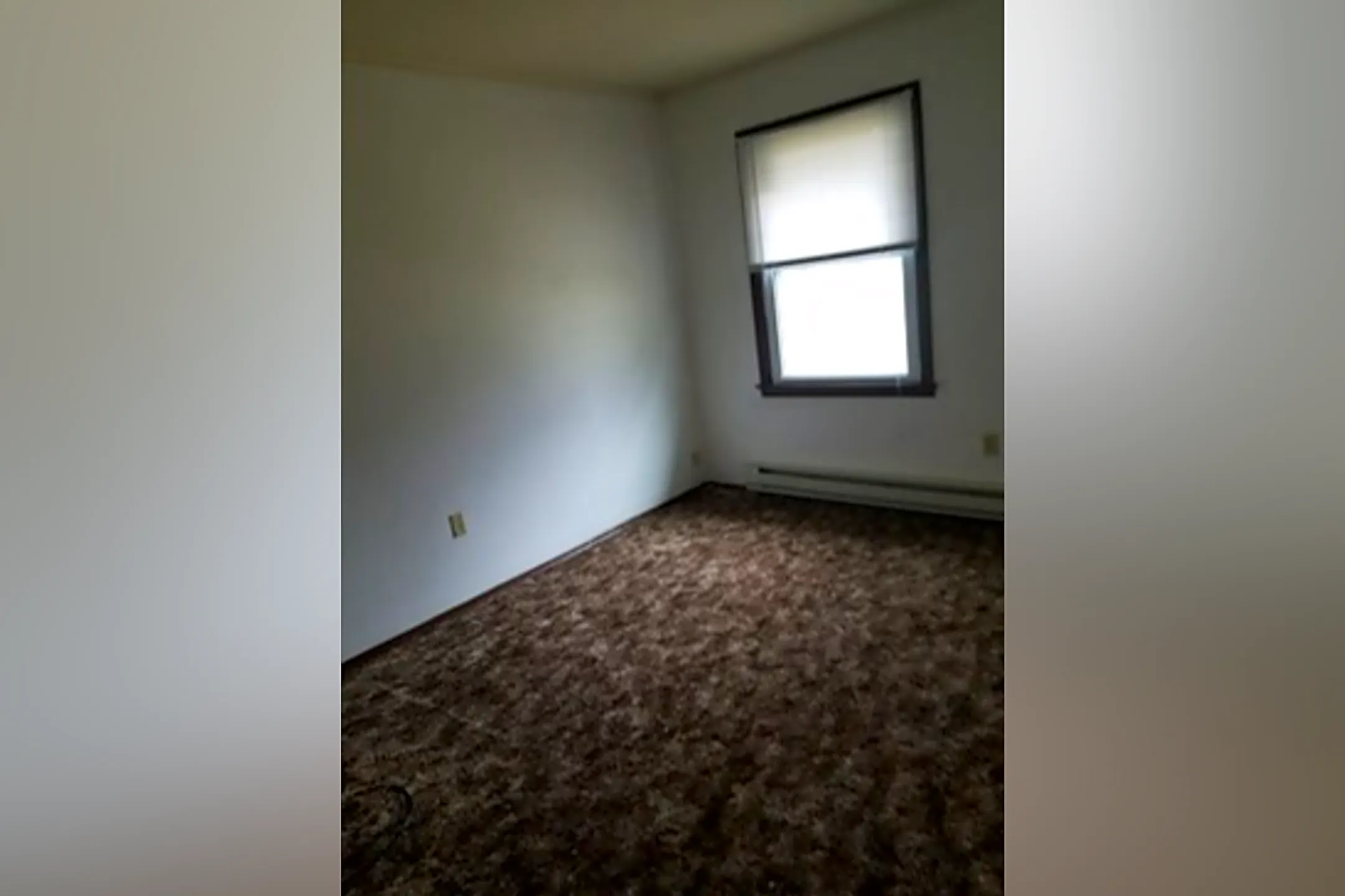 LeRoy Apartments 905/907 N Walnut Street Le Roy, IL Apartments for