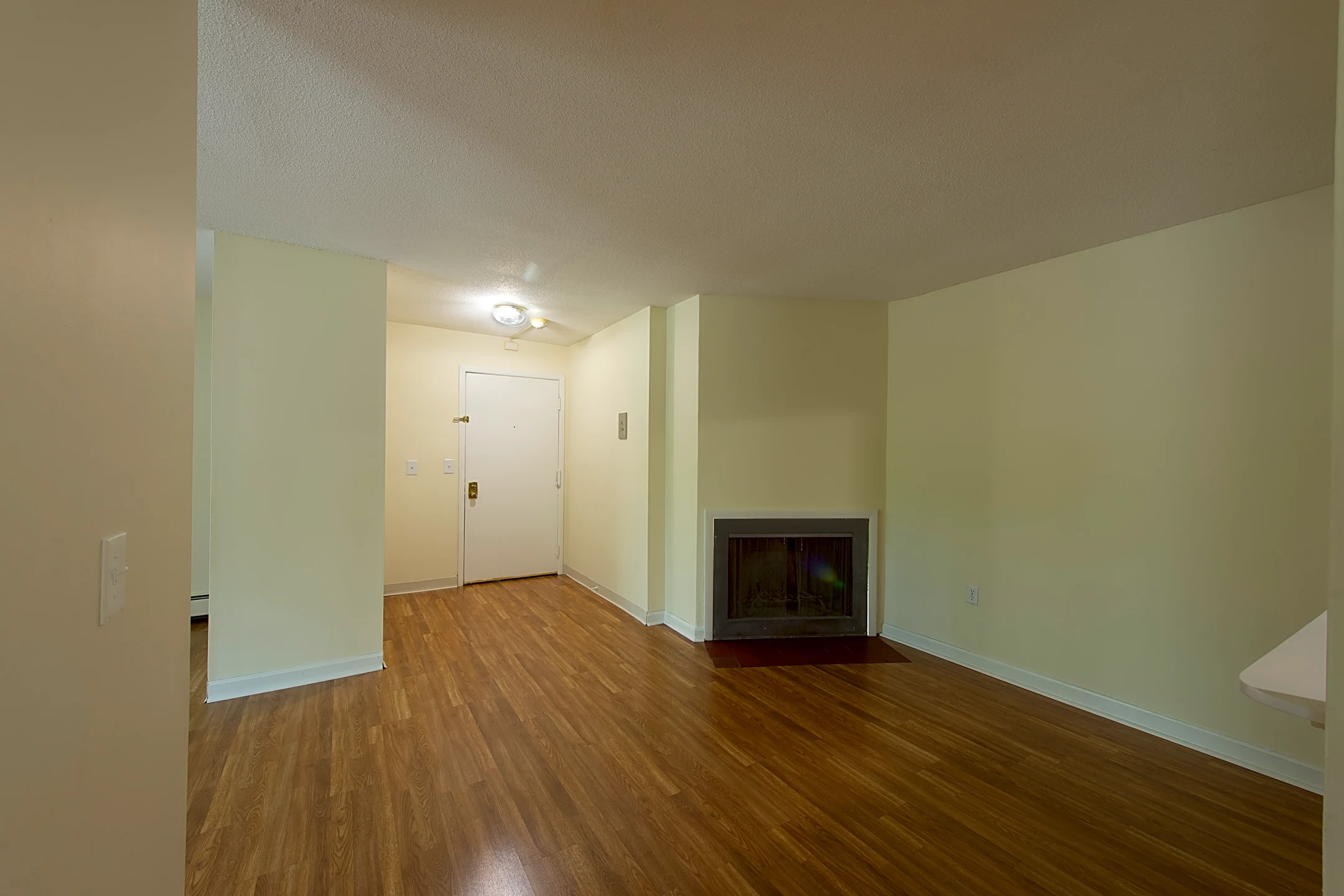 Redwood Hills Apartments Worcester, MA 01604