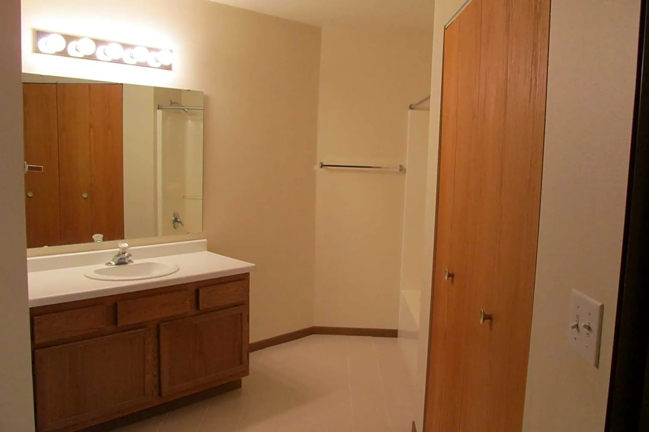 Bathroom - Sun West I & II Apartment Homes - Fargo, ND