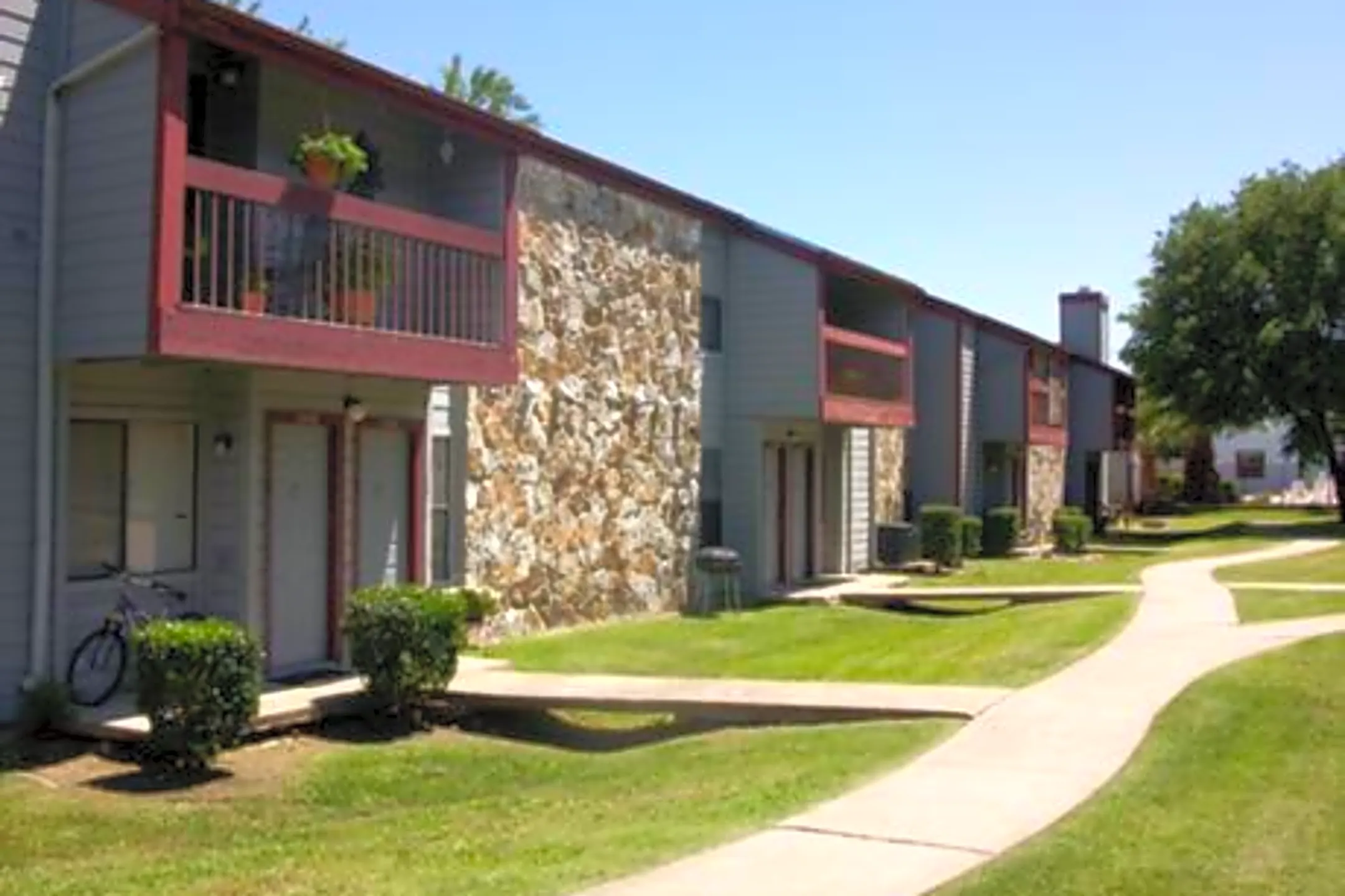 Apple Creek Apartments 1501 Lawnmont Dr Round Rock, TX Apartments