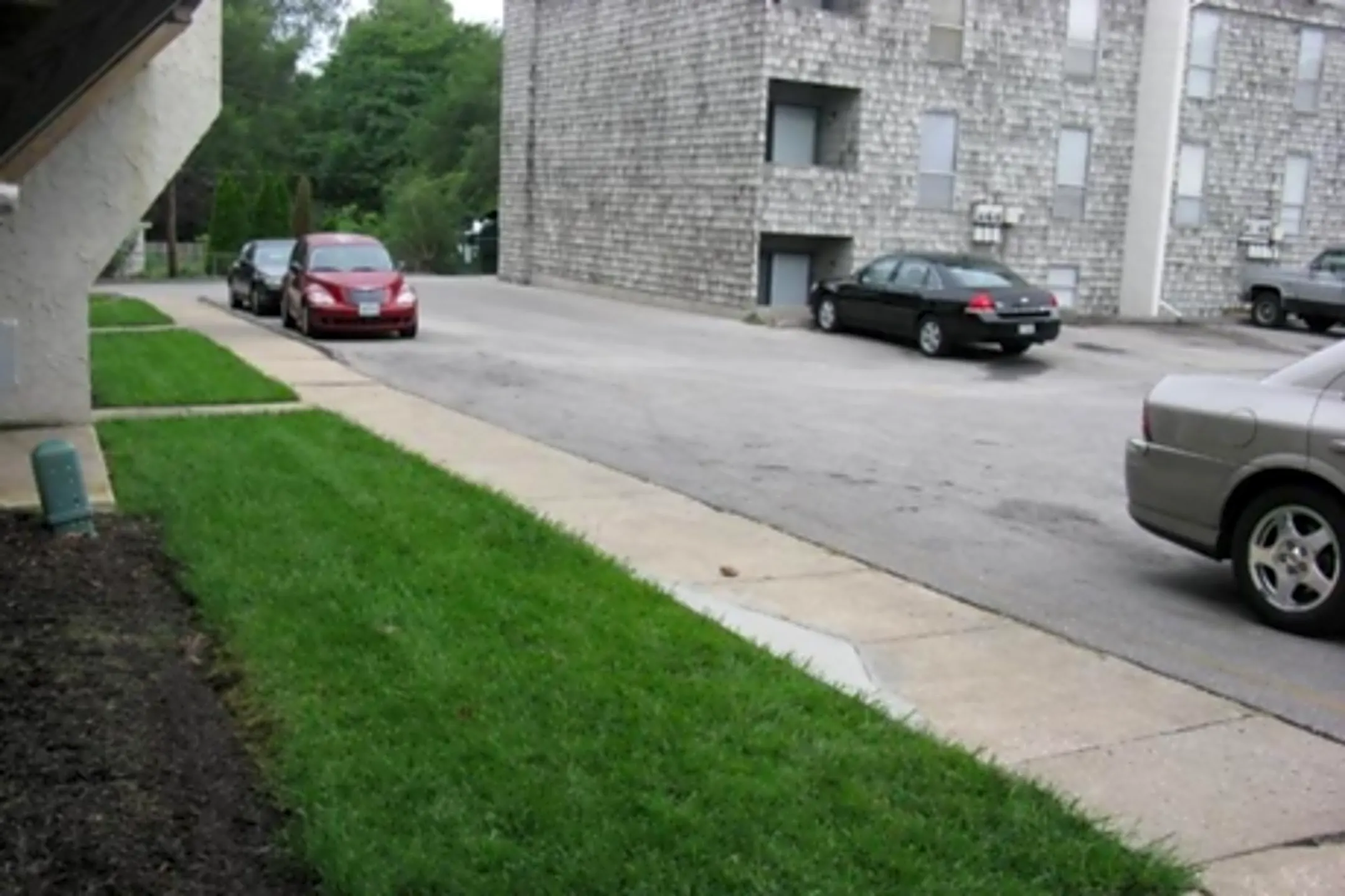 Wornall Place Apartments 8718 Wornall Rd Kansas City, MO Apartments