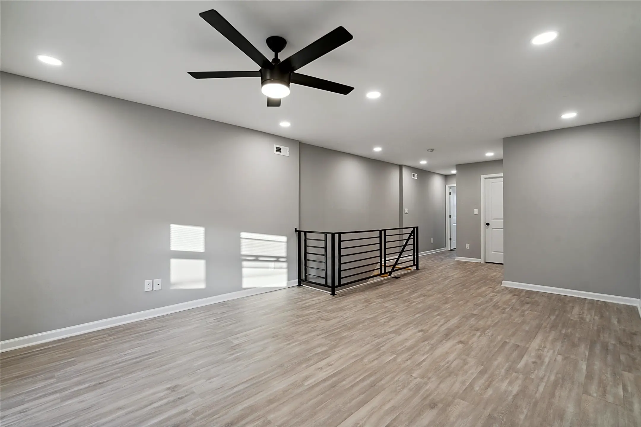 Living Room - 506 High Street - Philadelphia, PA
