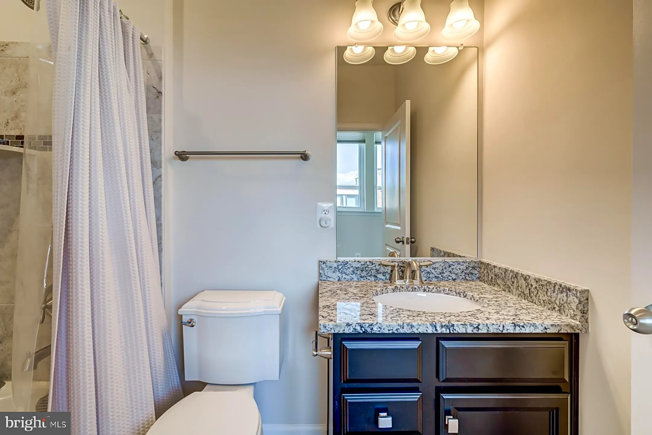 Bathroom - 501 Riversail Ln #423 - Oxon Hill, MD